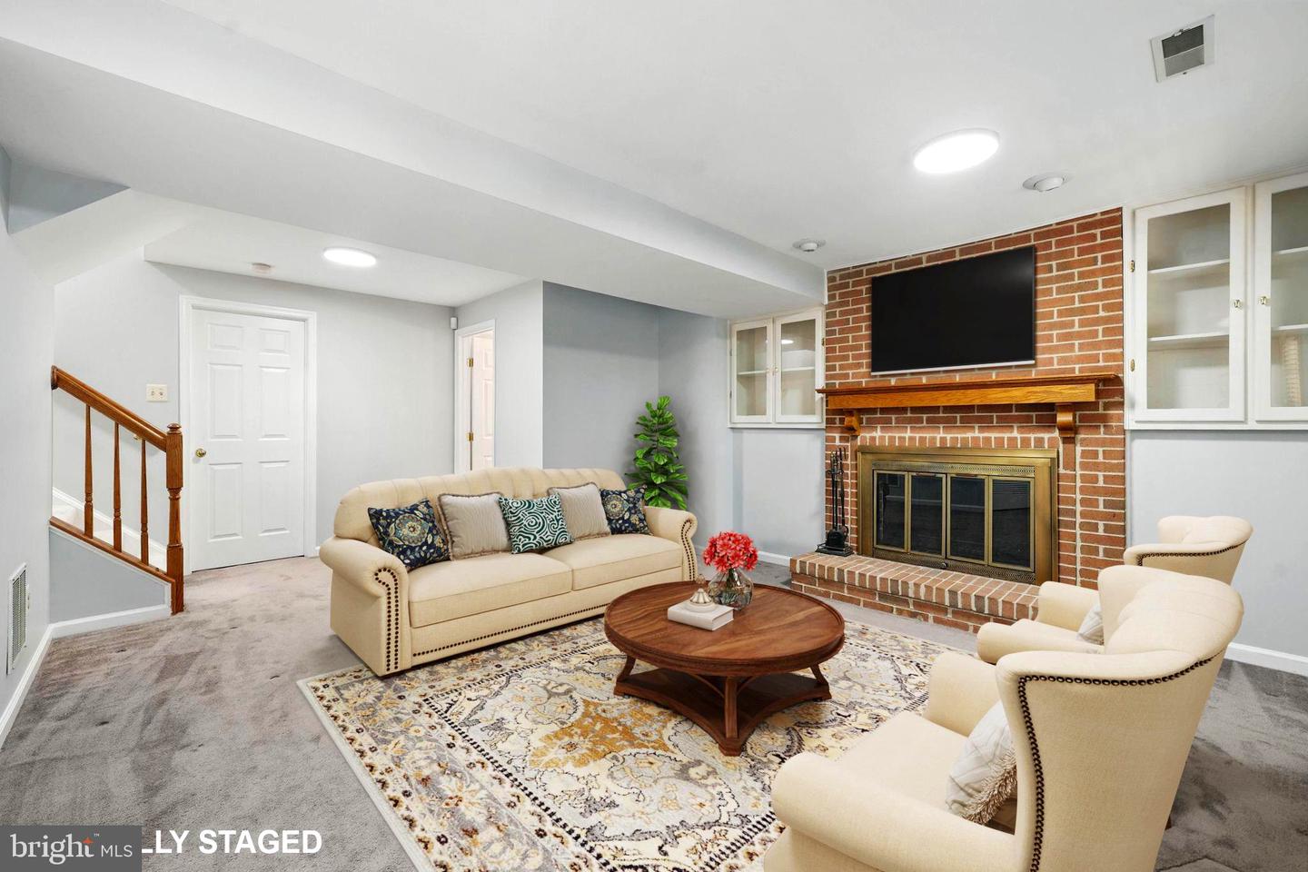 7320 HARTSHORNE SQ, ALEXANDRIA, Virginia 22315, 3 Bedrooms Bedrooms, ,2 BathroomsBathrooms,Residential,For sale,7320 HARTSHORNE SQ,VAFX2245564 MLS # VAFX2245564