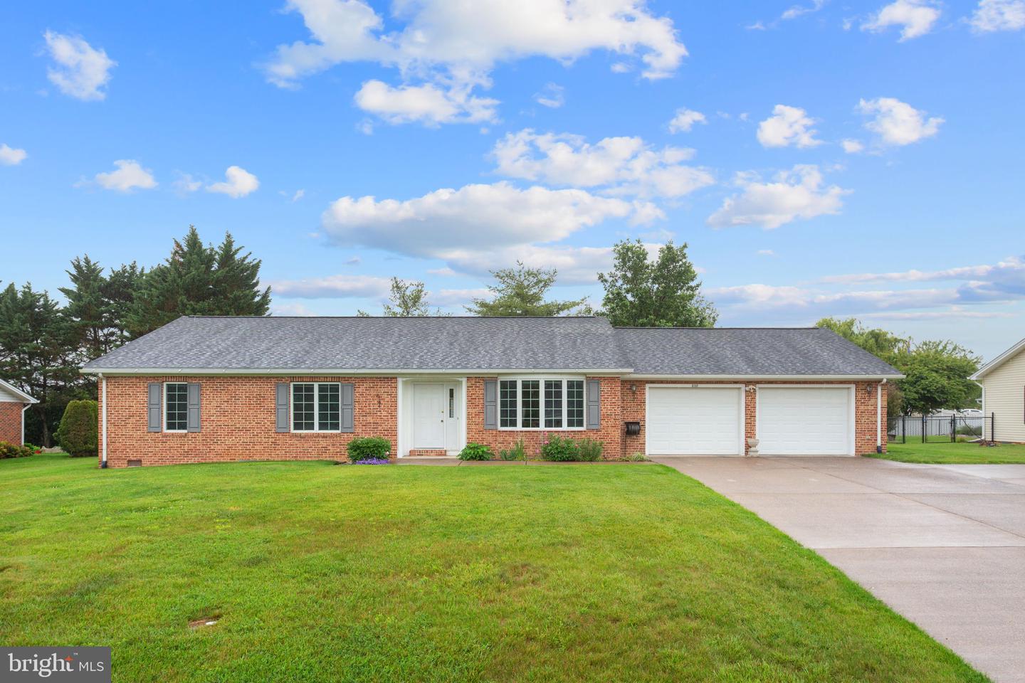 237 CLICKS LN, NEW MARKET, Virginia 22844, 4 Bedrooms Bedrooms, ,2 BathroomsBathrooms,Residential,For sale,237 CLICKS LN,VASH2011646 MLS # VASH2011646