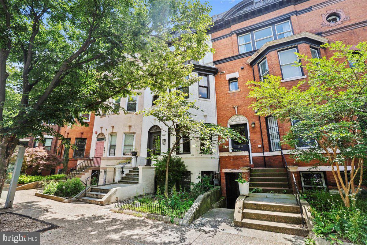 1832 CALVERT ST NW #3, WASHINGTON, District Of Columbia 20009, 2 Bedrooms Bedrooms, ,2 BathroomsBathrooms,Residential,For sale,1832 CALVERT ST NW #3,DCDC2204044 MLS # DCDC2204044