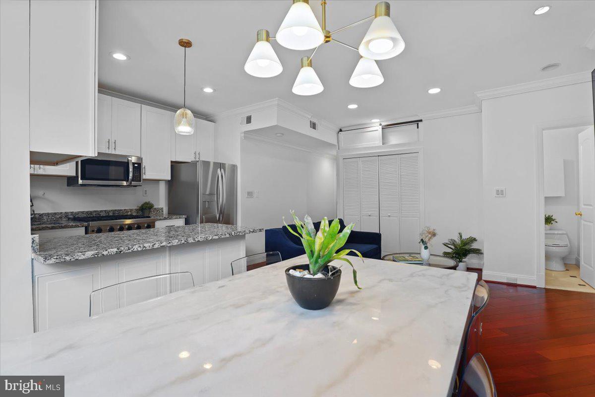 1832 CALVERT ST NW #3, WASHINGTON, District Of Columbia 20009, 2 Bedrooms Bedrooms, ,2 BathroomsBathrooms,Residential,For sale,1832 CALVERT ST NW #3,DCDC2204044 MLS # DCDC2204044