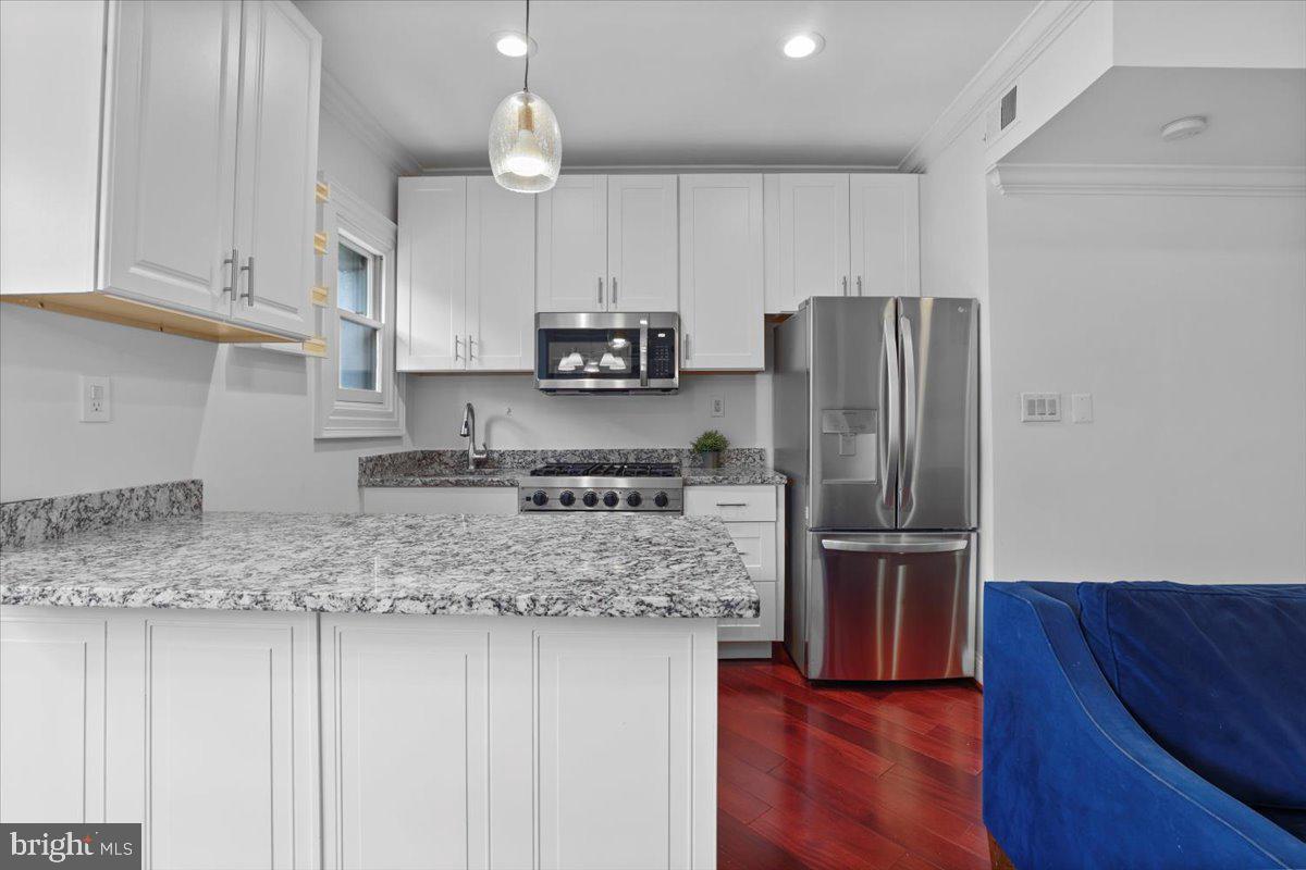 1832 CALVERT ST NW #3, WASHINGTON, District Of Columbia 20009, 2 Bedrooms Bedrooms, ,2 BathroomsBathrooms,Residential,For sale,1832 CALVERT ST NW #3,DCDC2204044 MLS # DCDC2204044
