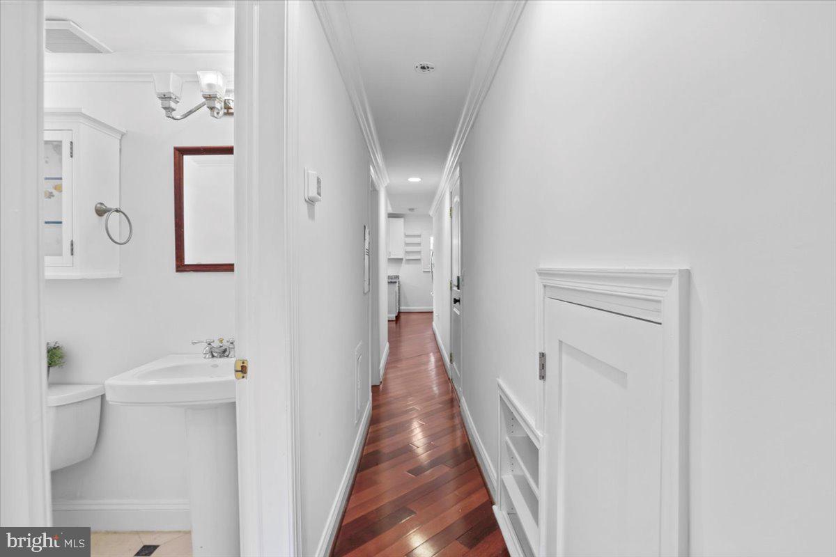 1832 CALVERT ST NW #3, WASHINGTON, District Of Columbia 20009, 2 Bedrooms Bedrooms, ,2 BathroomsBathrooms,Residential,For sale,1832 CALVERT ST NW #3,DCDC2204044 MLS # DCDC2204044