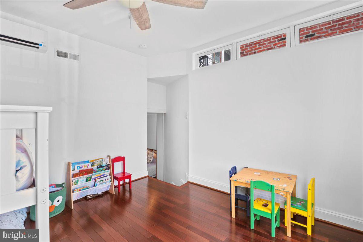 1832 CALVERT ST NW #3, WASHINGTON, District Of Columbia 20009, 2 Bedrooms Bedrooms, ,2 BathroomsBathrooms,Residential,For sale,1832 CALVERT ST NW #3,DCDC2204044 MLS # DCDC2204044