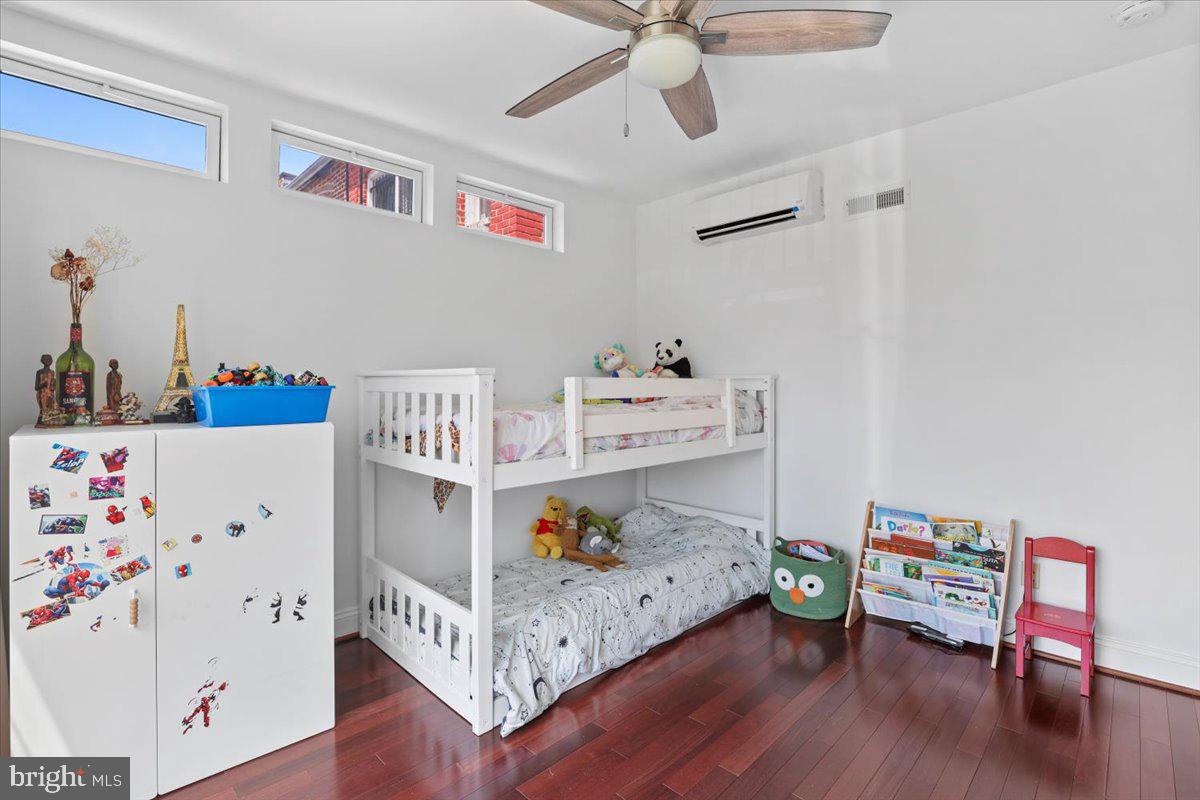 1832 CALVERT ST NW #3, WASHINGTON, District Of Columbia 20009, 2 Bedrooms Bedrooms, ,2 BathroomsBathrooms,Residential,For sale,1832 CALVERT ST NW #3,DCDC2204044 MLS # DCDC2204044