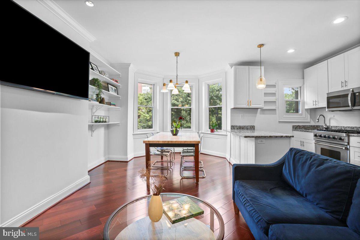 1832 CALVERT ST NW #3, WASHINGTON, District Of Columbia 20009, 2 Bedrooms Bedrooms, ,2 BathroomsBathrooms,Residential,For sale,1832 CALVERT ST NW #3,DCDC2204044 MLS # DCDC2204044