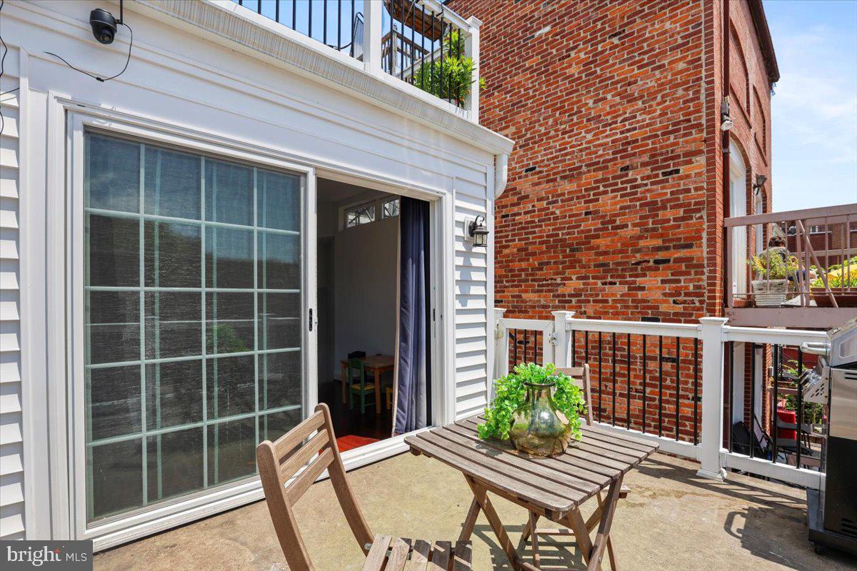 1832 CALVERT ST NW #3, WASHINGTON, District Of Columbia 20009, 2 Bedrooms Bedrooms, ,2 BathroomsBathrooms,Residential,For sale,1832 CALVERT ST NW #3,DCDC2204044 MLS # DCDC2204044