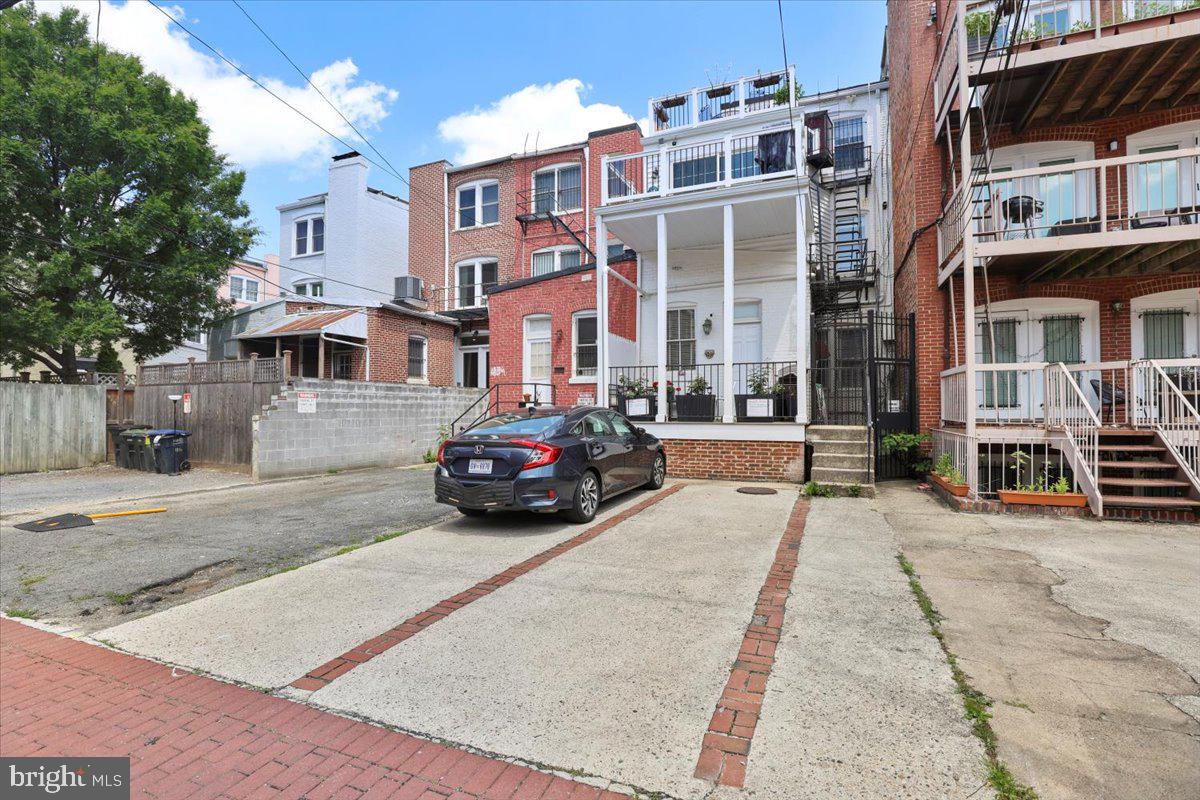 1832 CALVERT ST NW #3, WASHINGTON, District Of Columbia 20009, 2 Bedrooms Bedrooms, ,2 BathroomsBathrooms,Residential,For sale,1832 CALVERT ST NW #3,DCDC2204044 MLS # DCDC2204044