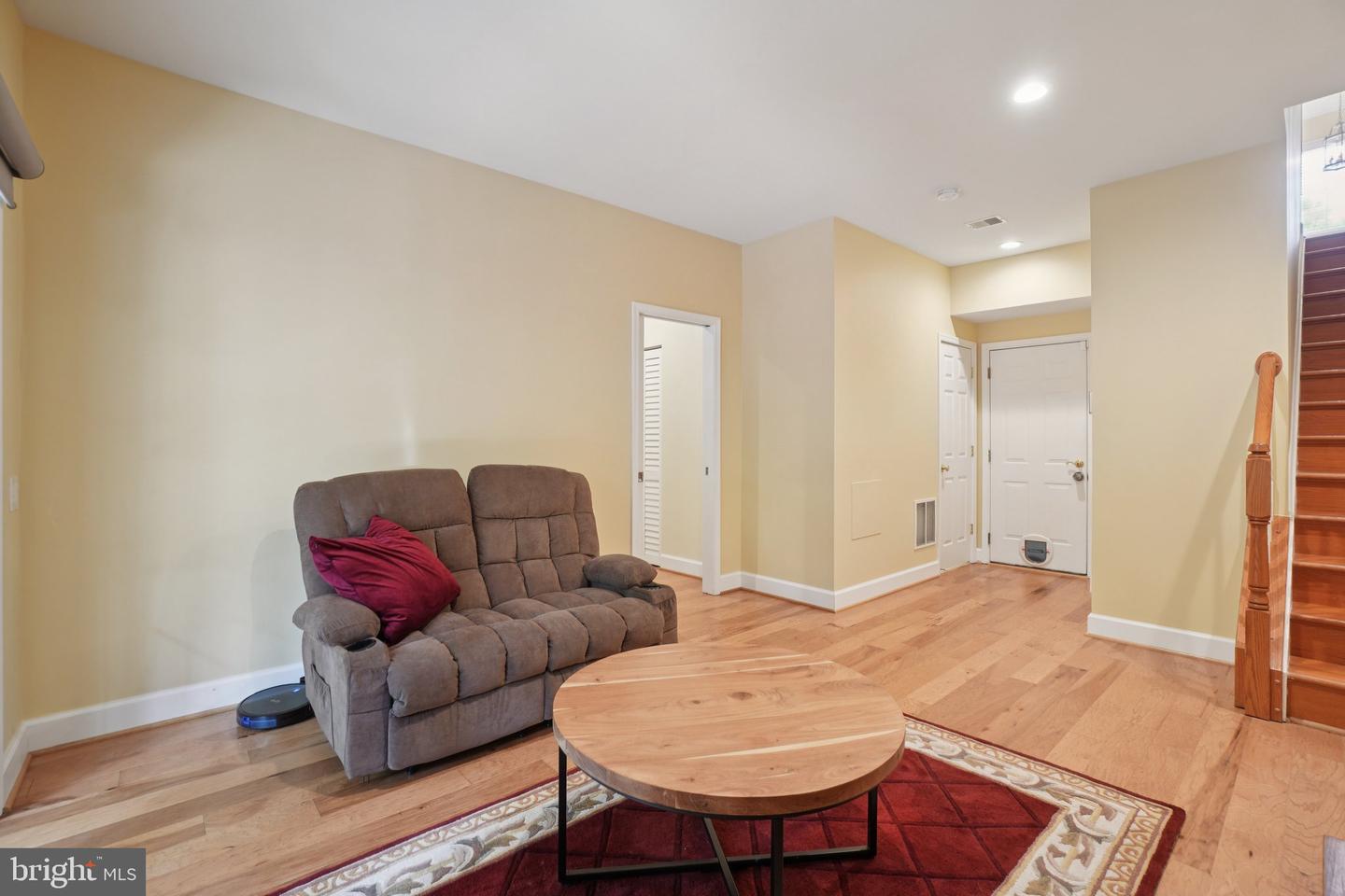 2402 HUNTINGTON PARK DR, ALEXANDRIA, Virginia 22303, 4 Bedrooms Bedrooms, ,3 BathroomsBathrooms,Residential,For sale,2402 HUNTINGTON PARK DR,VAFX2245362 MLS # VAFX2245362