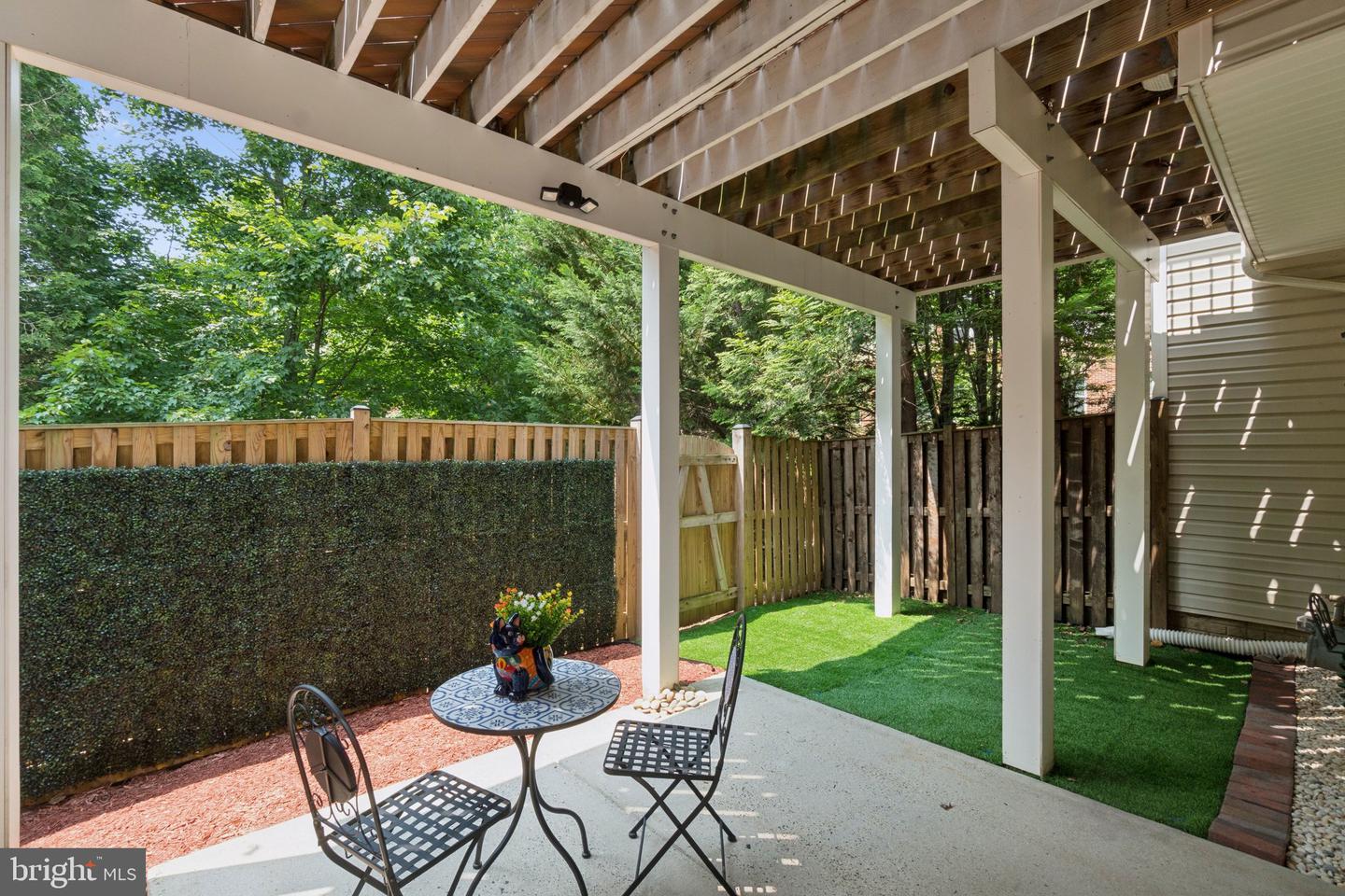 2402 HUNTINGTON PARK DR, ALEXANDRIA, Virginia 22303, 4 Bedrooms Bedrooms, ,3 BathroomsBathrooms,Residential,For sale,2402 HUNTINGTON PARK DR,VAFX2245362 MLS # VAFX2245362
