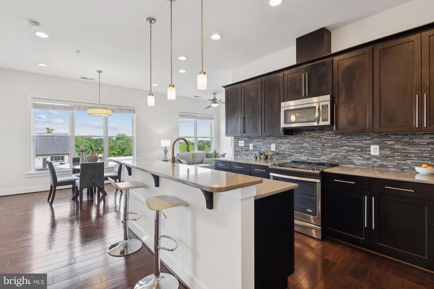 1107 S WALTER REED DR S #502, ARLINGTON, Virginia 22204, 2 Bedrooms Bedrooms, ,2 BathroomsBathrooms,Residential,For sale,1107 S WALTER REED DR S #502,VAAR2058700 MLS # VAAR2058700
