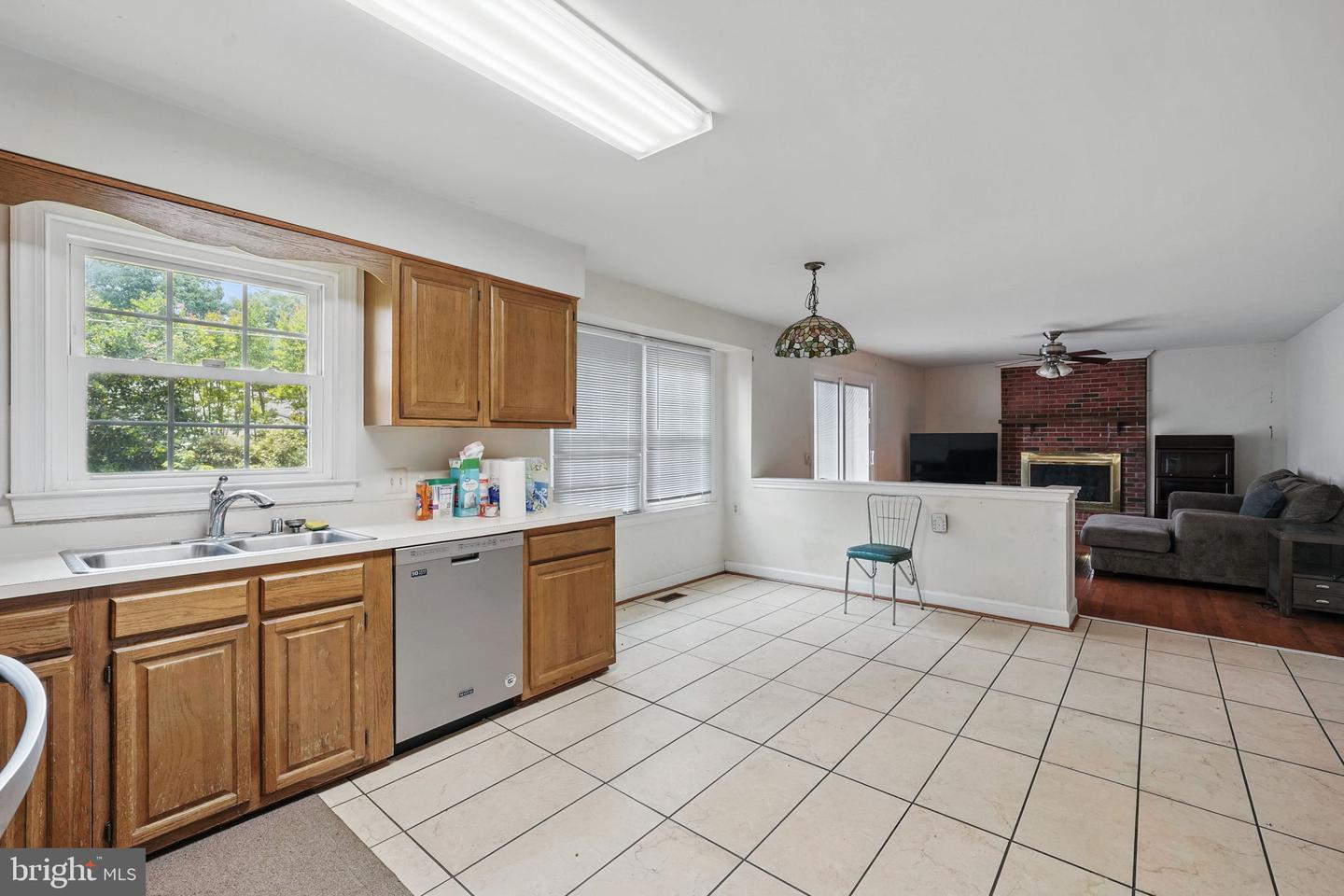 4412 MARSALA GLEN WAY, FAIRFAX, Virginia 22033, 4 Bedrooms Bedrooms, ,3 BathroomsBathrooms,Residential,For sale,4412 MARSALA GLEN WAY,VAFX2245528 MLS # VAFX2245528