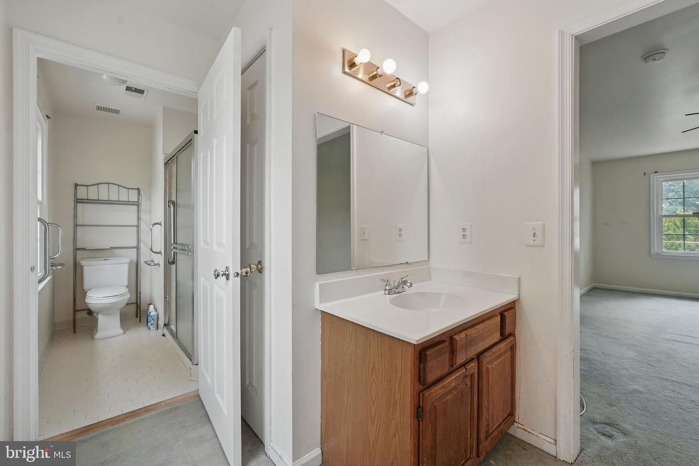 4412 MARSALA GLEN WAY, FAIRFAX, Virginia 22033, 4 Bedrooms Bedrooms, ,3 BathroomsBathrooms,Residential,For sale,4412 MARSALA GLEN WAY,VAFX2245528 MLS # VAFX2245528