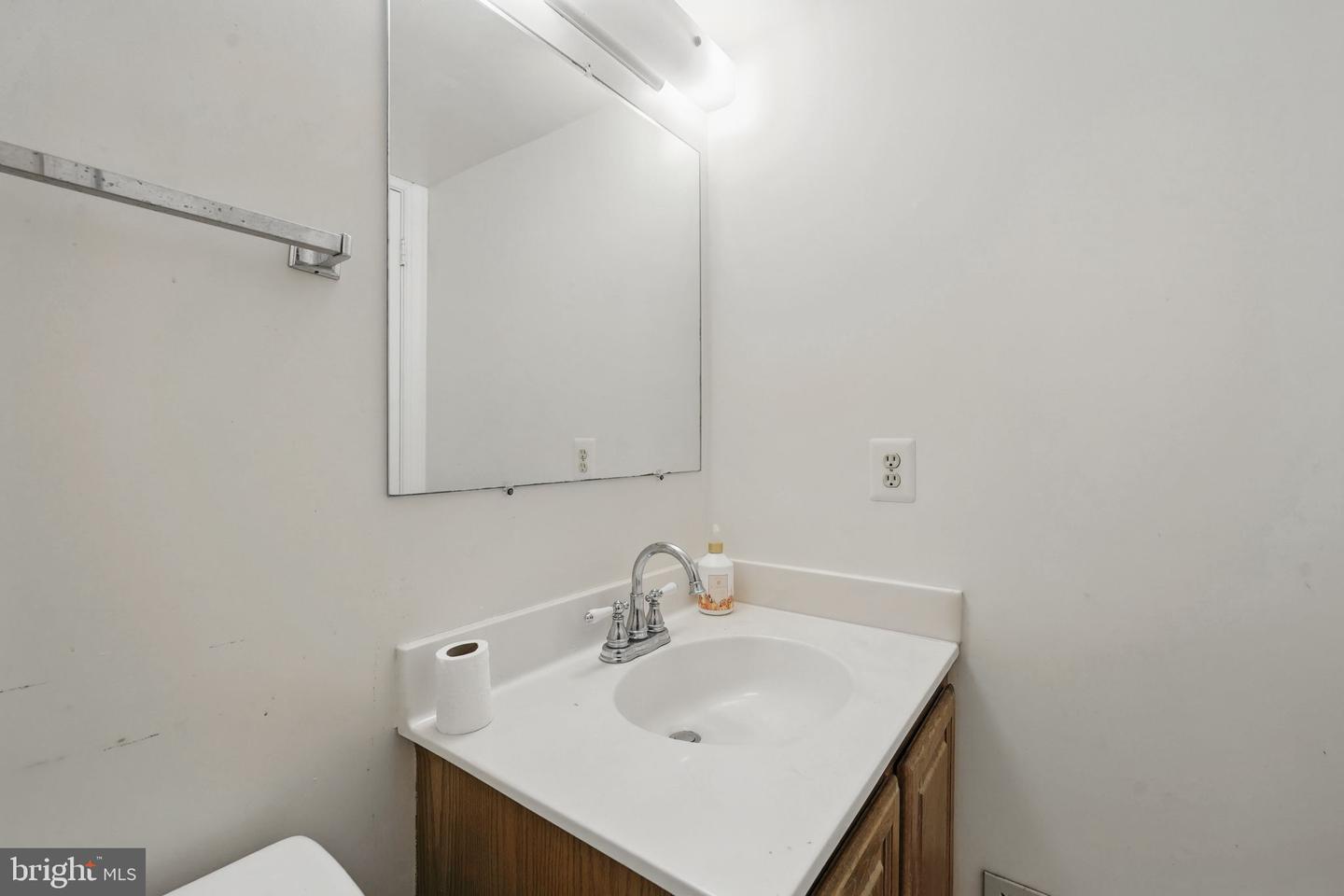 4412 MARSALA GLEN WAY, FAIRFAX, Virginia 22033, 4 Bedrooms Bedrooms, ,3 BathroomsBathrooms,Residential,For sale,4412 MARSALA GLEN WAY,VAFX2245528 MLS # VAFX2245528
