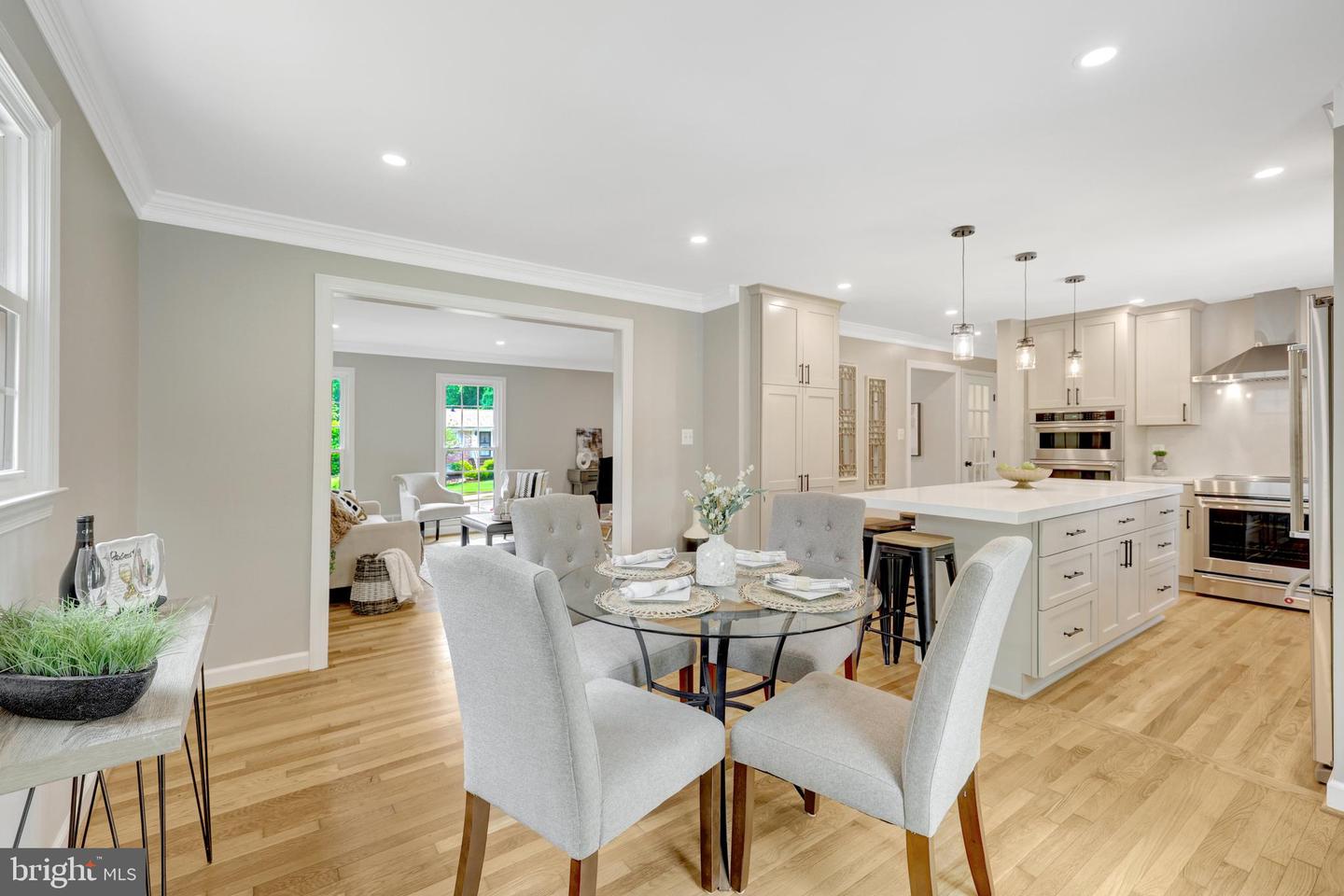 427 WEST ST NW, VIENNA, Virginia 22180, 5 Bedrooms Bedrooms, ,3 BathroomsBathrooms,Residential,For sale,427 WEST ST NW,VAFX2245596 MLS # VAFX2245596
