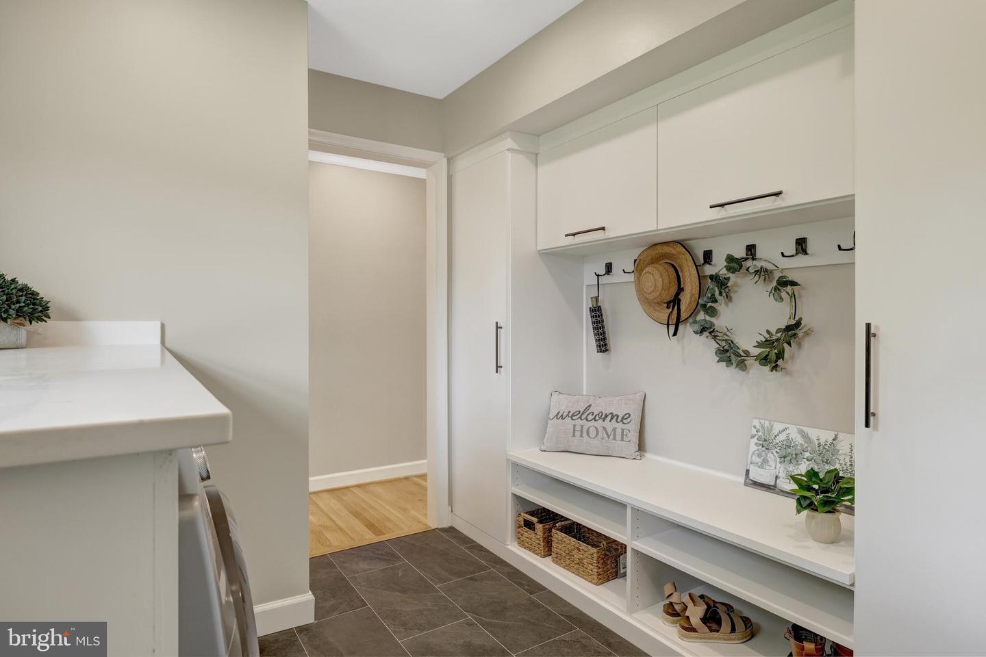 427 WEST ST NW, VIENNA, Virginia 22180, 5 Bedrooms Bedrooms, ,3 BathroomsBathrooms,Residential,For sale,427 WEST ST NW,VAFX2245596 MLS # VAFX2245596