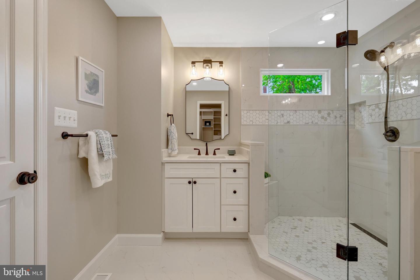 427 WEST ST NW, VIENNA, Virginia 22180, 5 Bedrooms Bedrooms, ,3 BathroomsBathrooms,Residential,For sale,427 WEST ST NW,VAFX2245596 MLS # VAFX2245596
