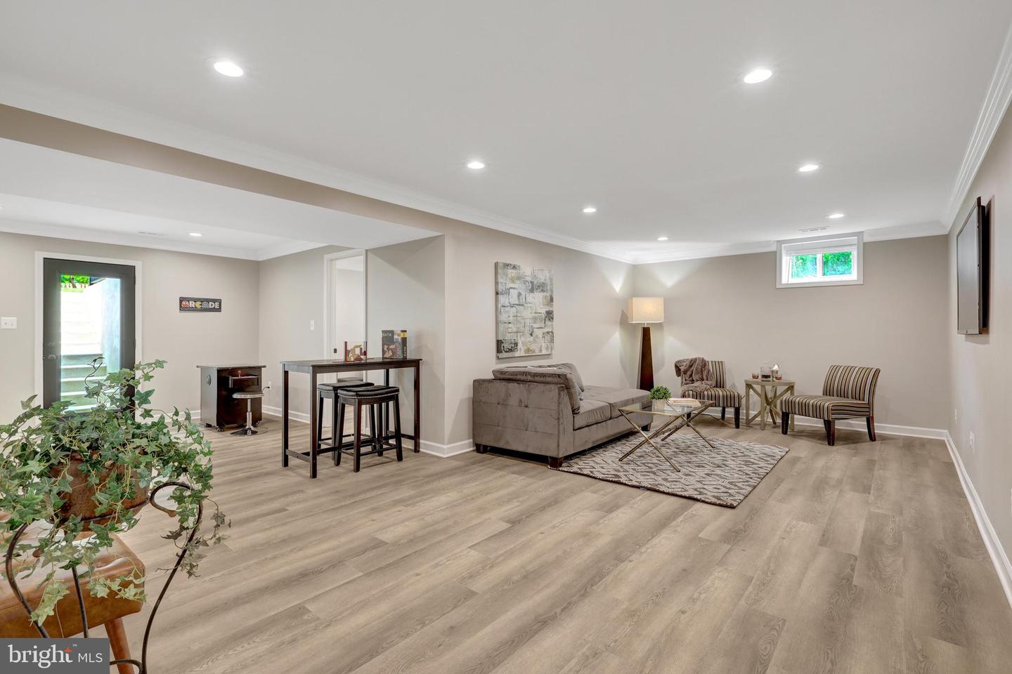 427 WEST ST NW, VIENNA, Virginia 22180, 5 Bedrooms Bedrooms, ,3 BathroomsBathrooms,Residential,For sale,427 WEST ST NW,VAFX2245596 MLS # VAFX2245596