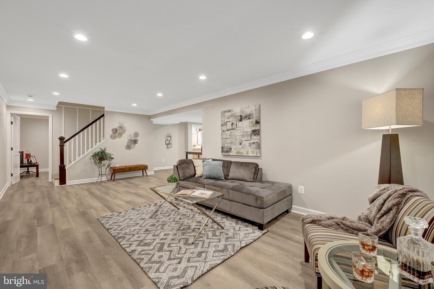 427 WEST ST NW, VIENNA, Virginia 22180, 5 Bedrooms Bedrooms, ,3 BathroomsBathrooms,Residential,For sale,427 WEST ST NW,VAFX2245596 MLS # VAFX2245596