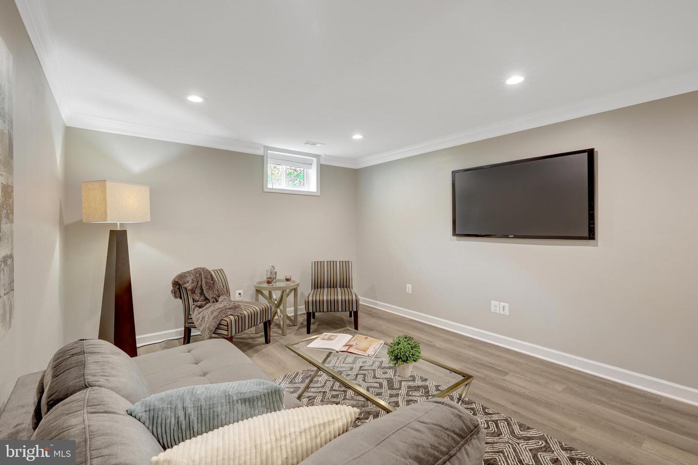 427 WEST ST NW, VIENNA, Virginia 22180, 5 Bedrooms Bedrooms, ,3 BathroomsBathrooms,Residential,For sale,427 WEST ST NW,VAFX2245596 MLS # VAFX2245596