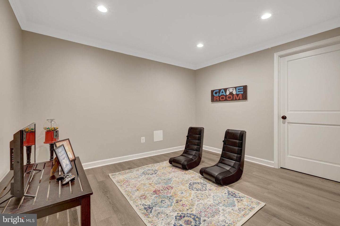 427 WEST ST NW, VIENNA, Virginia 22180, 5 Bedrooms Bedrooms, ,3 BathroomsBathrooms,Residential,For sale,427 WEST ST NW,VAFX2245596 MLS # VAFX2245596