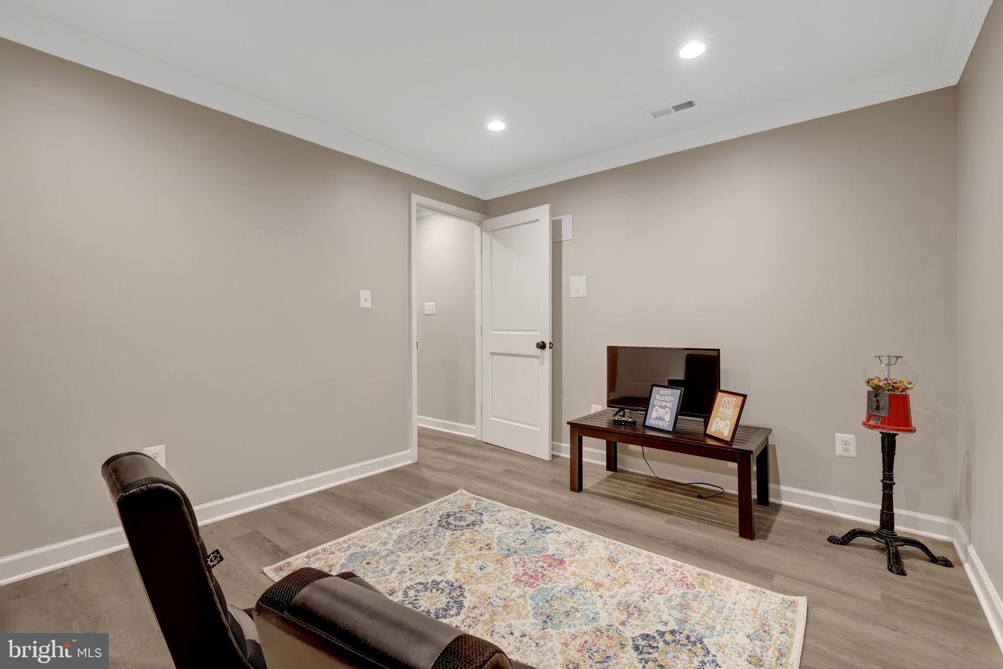 427 WEST ST NW, VIENNA, Virginia 22180, 5 Bedrooms Bedrooms, ,3 BathroomsBathrooms,Residential,For sale,427 WEST ST NW,VAFX2245596 MLS # VAFX2245596