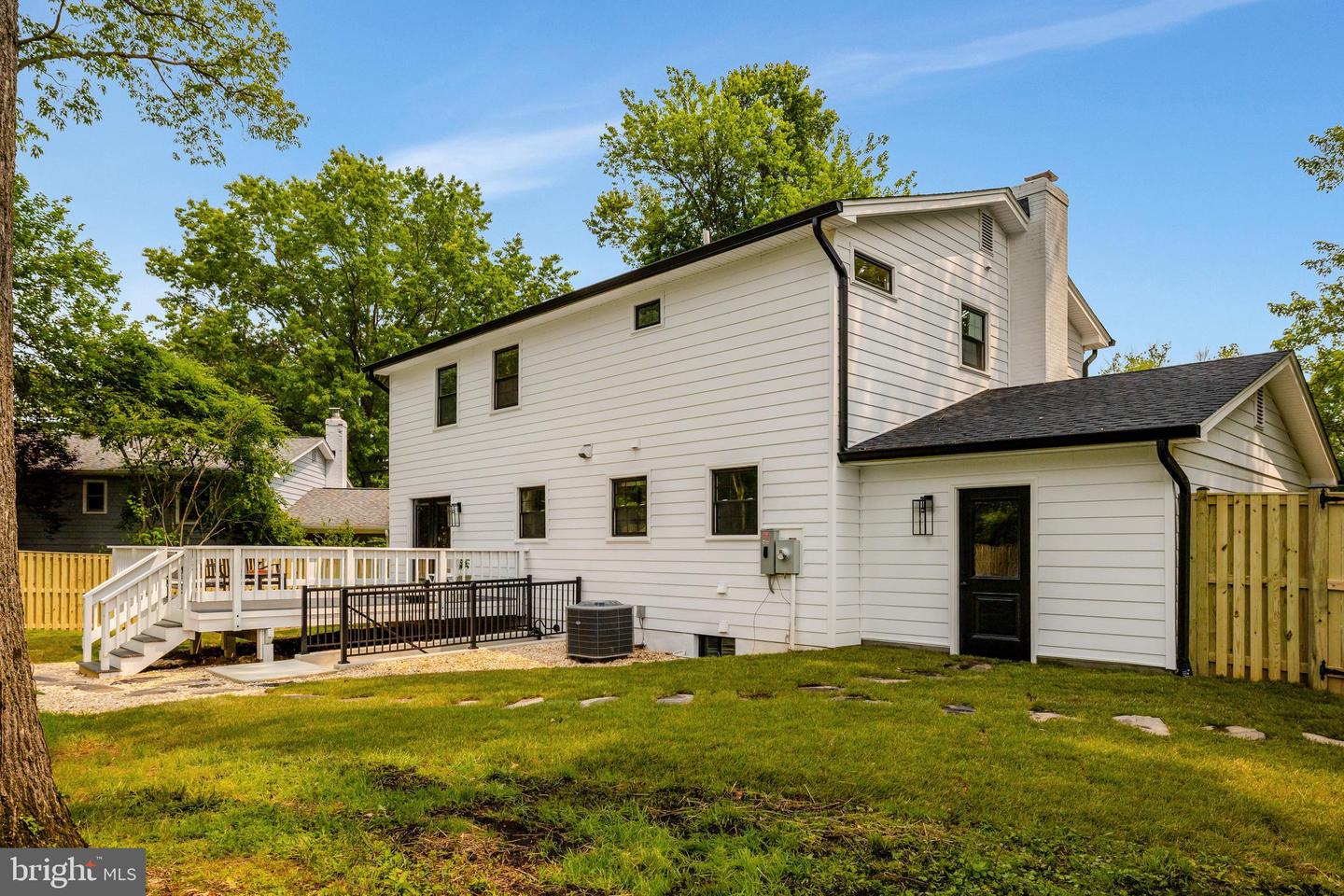 427 WEST ST NW, VIENNA, Virginia 22180, 5 Bedrooms Bedrooms, ,3 BathroomsBathrooms,Residential,For sale,427 WEST ST NW,VAFX2245596 MLS # VAFX2245596