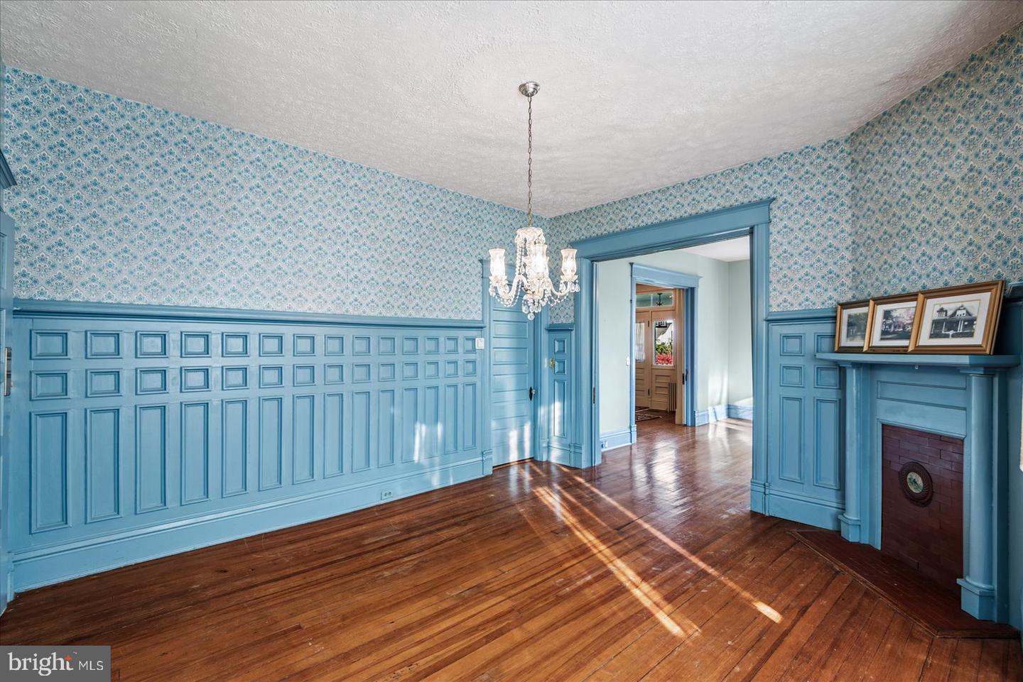 115 E BROADDUS AVE, BOWLING GREEN, Virginia 22427, 6 Bedrooms Bedrooms, ,5 BathroomsBathrooms,Residential,For sale,115 E BROADDUS AVE,VACV2008242 MLS # VACV2008242
