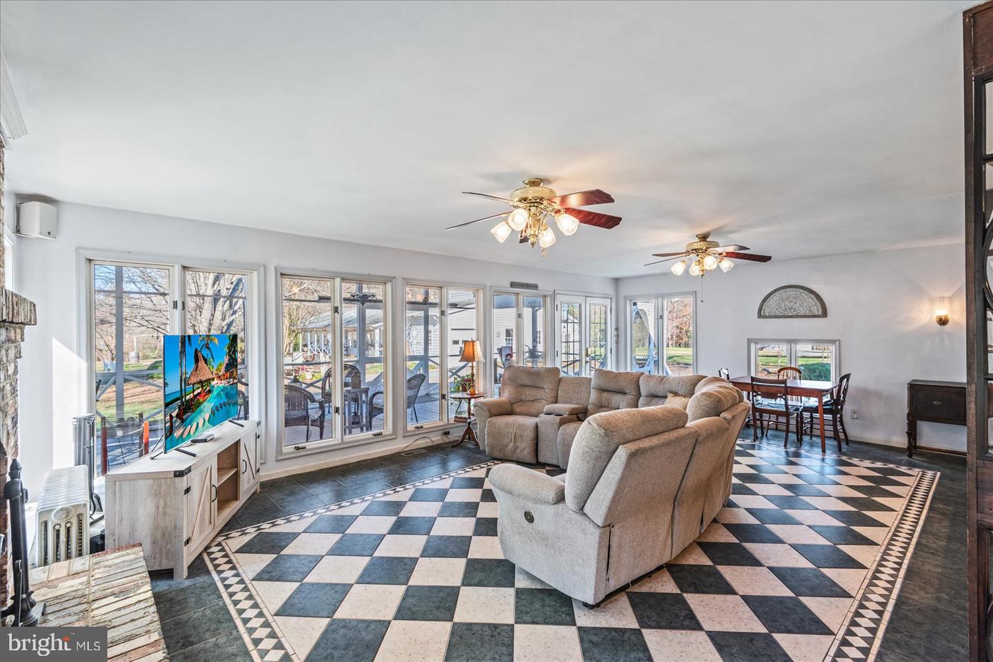 115 E BROADDUS AVE, BOWLING GREEN, Virginia 22427, 6 Bedrooms Bedrooms, ,5 BathroomsBathrooms,Residential,For sale,115 E BROADDUS AVE,VACV2008242 MLS # VACV2008242