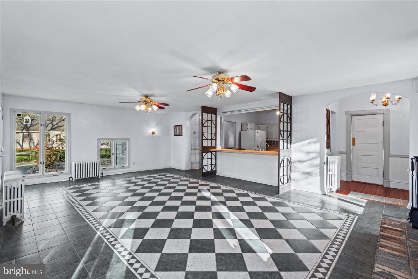 115 E BROADDUS AVE, BOWLING GREEN, Virginia 22427, 6 Bedrooms Bedrooms, ,5 BathroomsBathrooms,Residential,For sale,115 E BROADDUS AVE,VACV2008242 MLS # VACV2008242