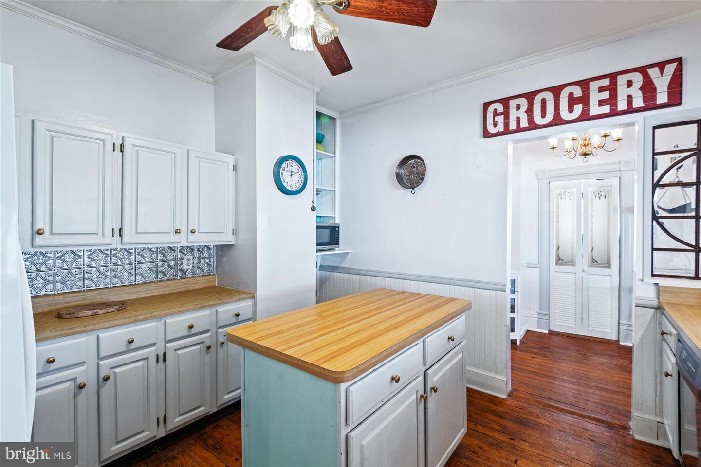 115 E BROADDUS AVE, BOWLING GREEN, Virginia 22427, 6 Bedrooms Bedrooms, ,5 BathroomsBathrooms,Residential,For sale,115 E BROADDUS AVE,VACV2008242 MLS # VACV2008242