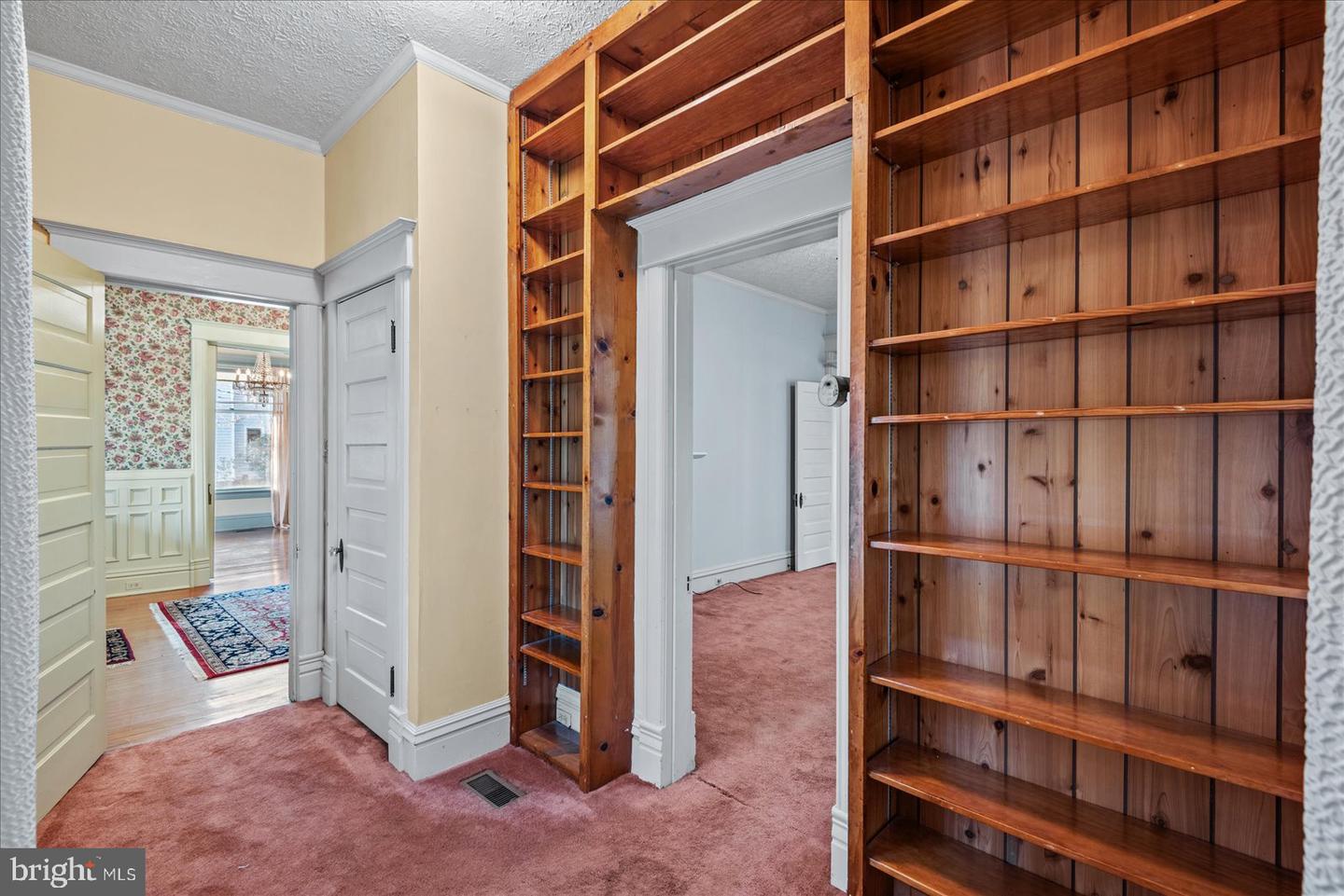 115 E BROADDUS AVE, BOWLING GREEN, Virginia 22427, 6 Bedrooms Bedrooms, ,5 BathroomsBathrooms,Residential,For sale,115 E BROADDUS AVE,VACV2008242 MLS # VACV2008242