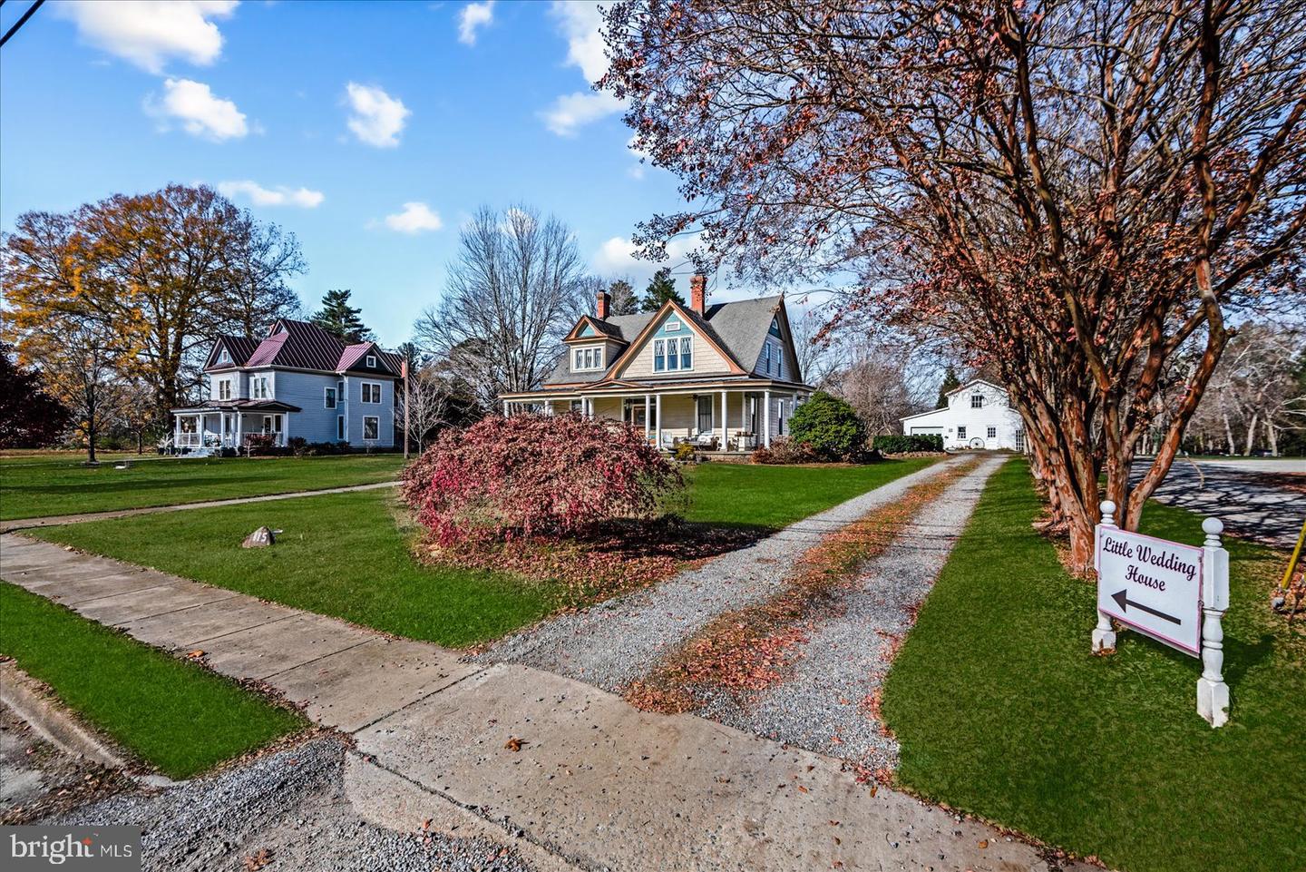 115 E BROADDUS AVE, BOWLING GREEN, Virginia 22427, 6 Bedrooms Bedrooms, ,5 BathroomsBathrooms,Residential,For sale,115 E BROADDUS AVE,VACV2008242 MLS # VACV2008242