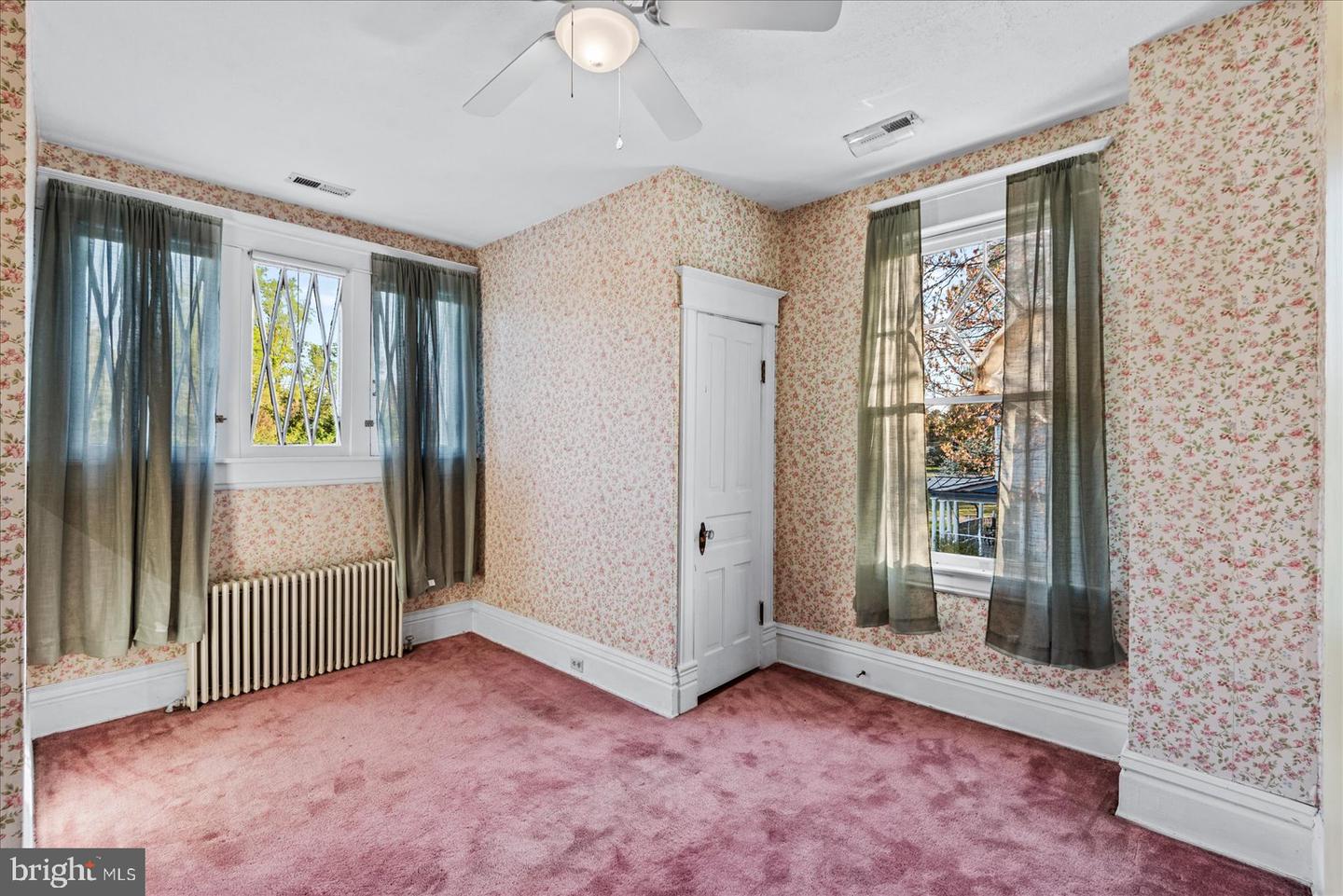 115 E BROADDUS AVE, BOWLING GREEN, Virginia 22427, 6 Bedrooms Bedrooms, ,5 BathroomsBathrooms,Residential,For sale,115 E BROADDUS AVE,VACV2008242 MLS # VACV2008242