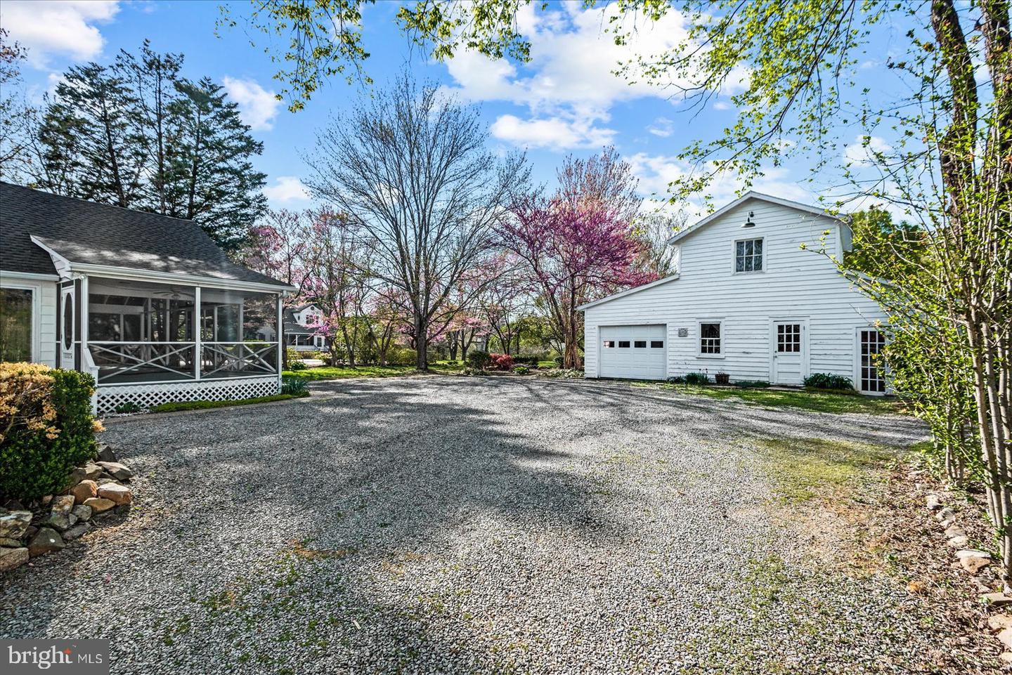 115 E BROADDUS AVE, BOWLING GREEN, Virginia 22427, 6 Bedrooms Bedrooms, ,5 BathroomsBathrooms,Residential,For sale,115 E BROADDUS AVE,VACV2008242 MLS # VACV2008242