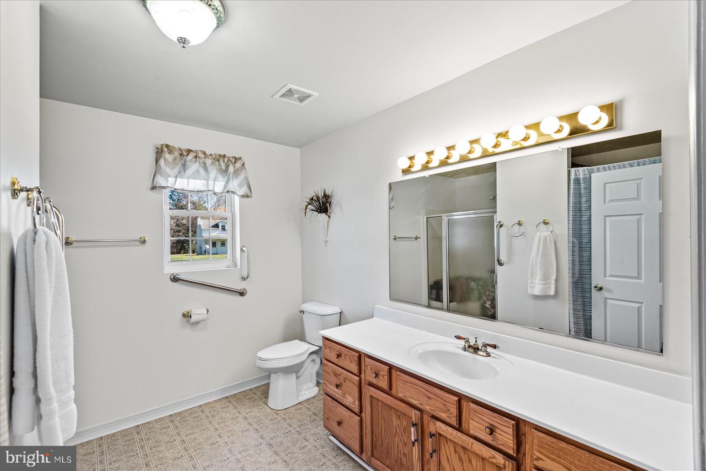 115 E BROADDUS AVE, BOWLING GREEN, Virginia 22427, 6 Bedrooms Bedrooms, ,5 BathroomsBathrooms,Residential,For sale,115 E BROADDUS AVE,VACV2008242 MLS # VACV2008242