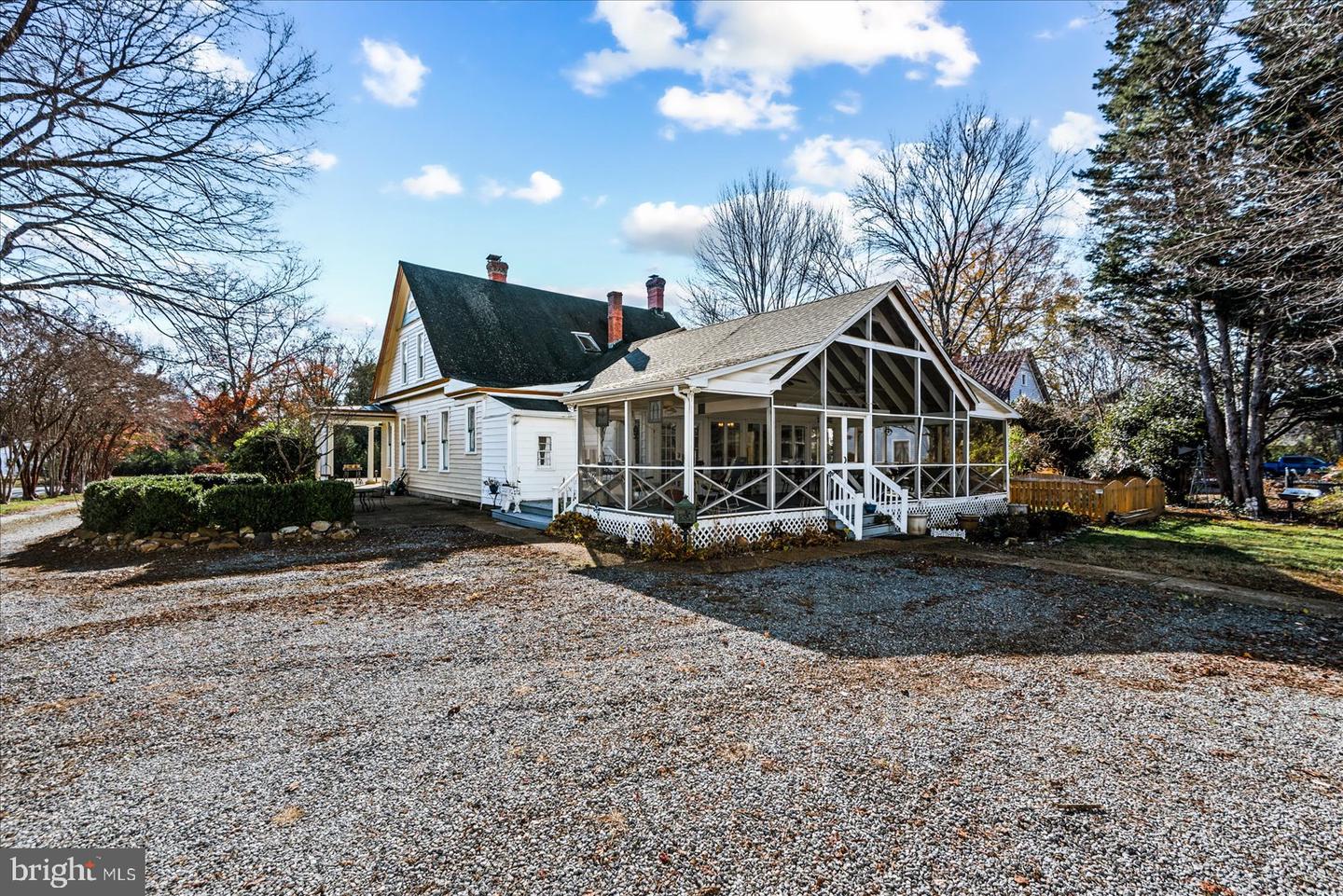 115 E BROADDUS AVE, BOWLING GREEN, Virginia 22427, 6 Bedrooms Bedrooms, ,5 BathroomsBathrooms,Residential,For sale,115 E BROADDUS AVE,VACV2008242 MLS # VACV2008242