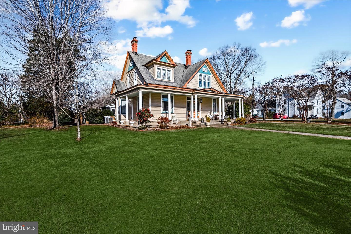 115 E BROADDUS AVE, BOWLING GREEN, Virginia 22427, 6 Bedrooms Bedrooms, ,5 BathroomsBathrooms,Residential,For sale,115 E BROADDUS AVE,VACV2008242 MLS # VACV2008242