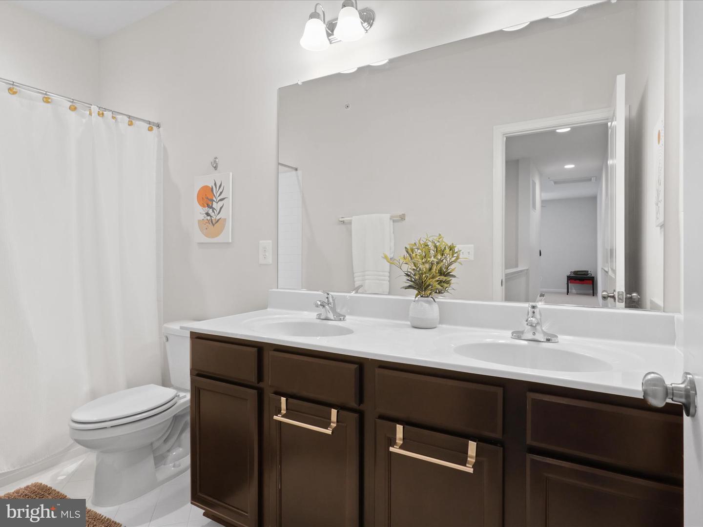 18206 THUNDERBOLT RD, DUMFRIES, Virginia 22026, 4 Bedrooms Bedrooms, 11 Rooms Rooms,3 BathroomsBathrooms,Residential,For sale,18206 THUNDERBOLT RD,VAPW2096294 MLS # VAPW2096294