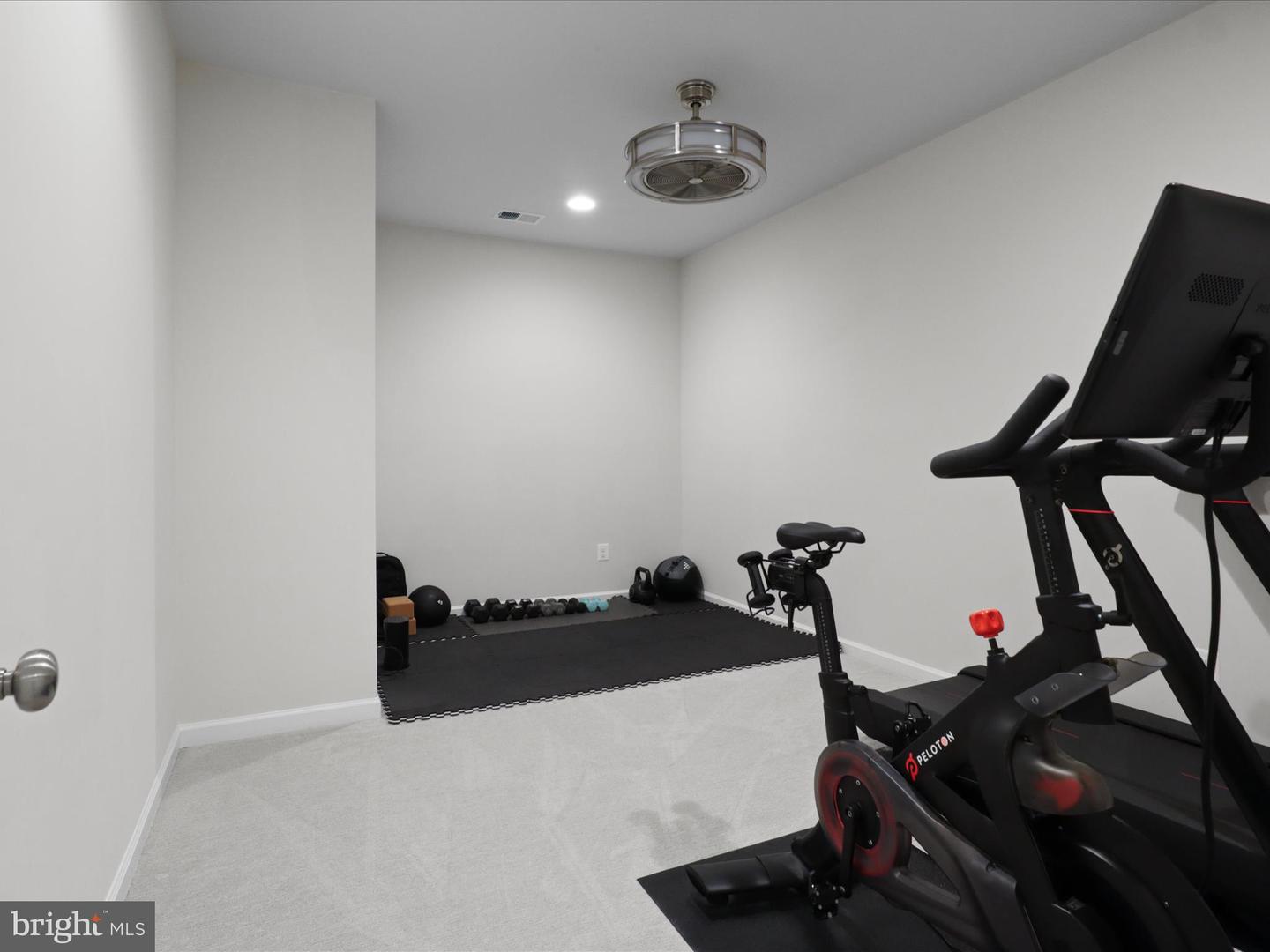 18206 THUNDERBOLT RD, DUMFRIES, Virginia 22026, 4 Bedrooms Bedrooms, 11 Rooms Rooms,3 BathroomsBathrooms,Residential,For sale,18206 THUNDERBOLT RD,VAPW2096294 MLS # VAPW2096294