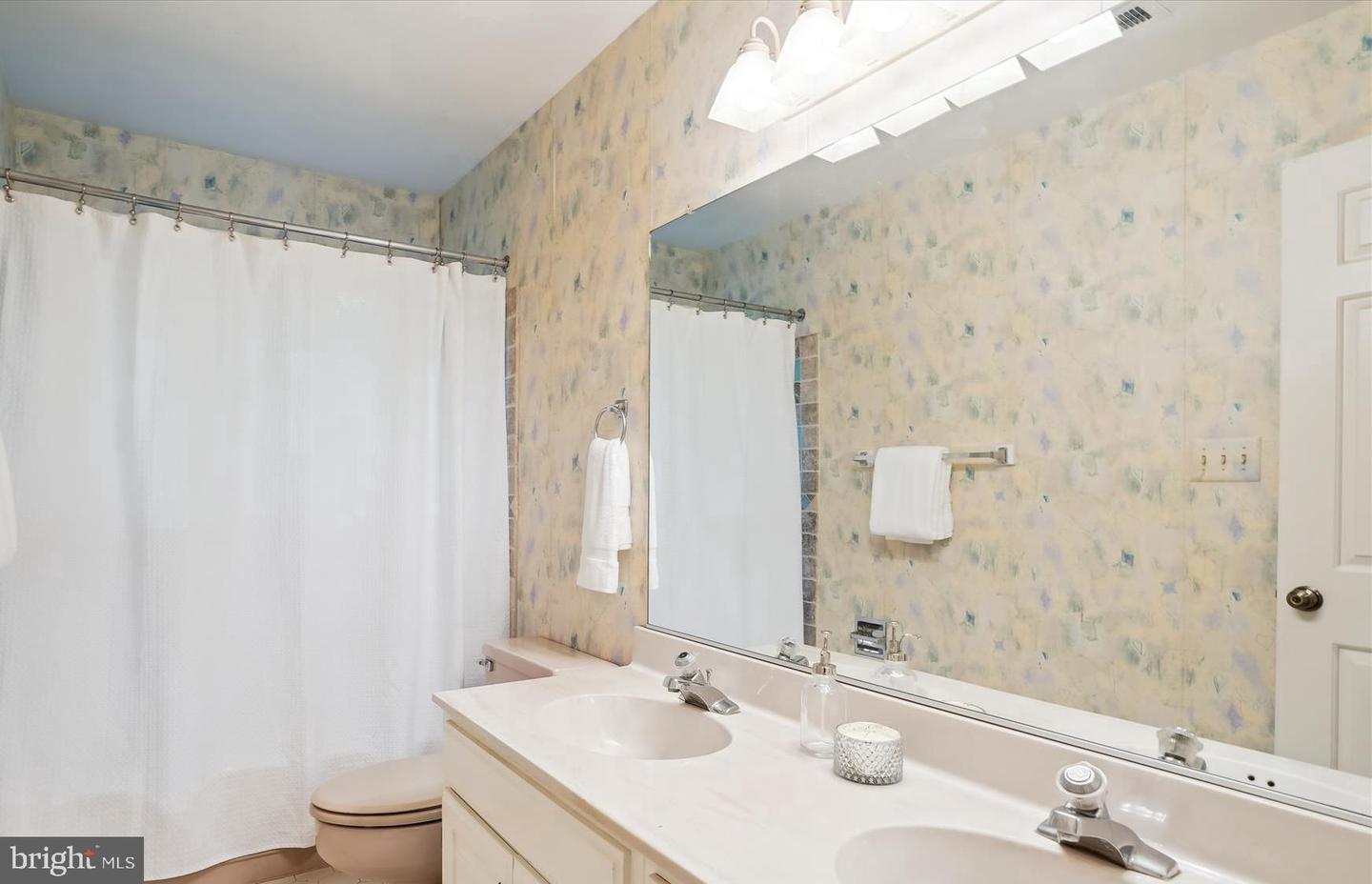 10217 WENDOVER DR, VIENNA, Virginia 22181, 4 Bedrooms Bedrooms, ,3 BathroomsBathrooms,Residential,For sale,10217 WENDOVER DR,VAFX2245662 MLS # VAFX2245662