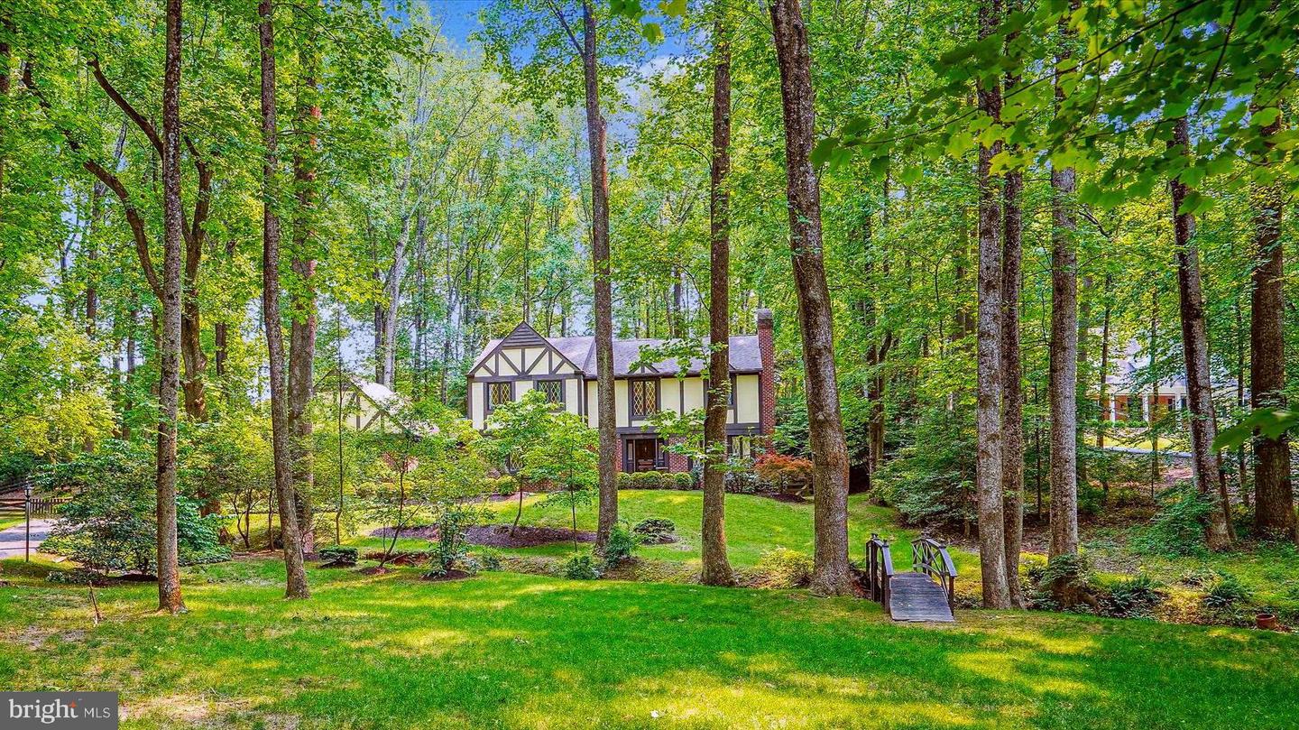 10217 WENDOVER DR, VIENNA, Virginia 22181, 4 Bedrooms Bedrooms, ,3 BathroomsBathrooms,Residential,For sale,10217 WENDOVER DR,VAFX2245662 MLS # VAFX2245662