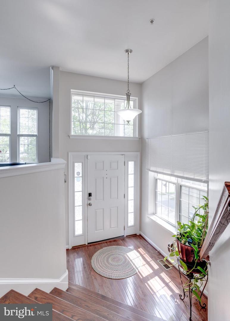 3317 EAGLE RIDGE DR, WOODBRIDGE, Virginia 22191, 4 Bedrooms Bedrooms, ,3 BathroomsBathrooms,Residential,For sale,3317 EAGLE RIDGE DR,VAPW2096346 MLS # VAPW2096346