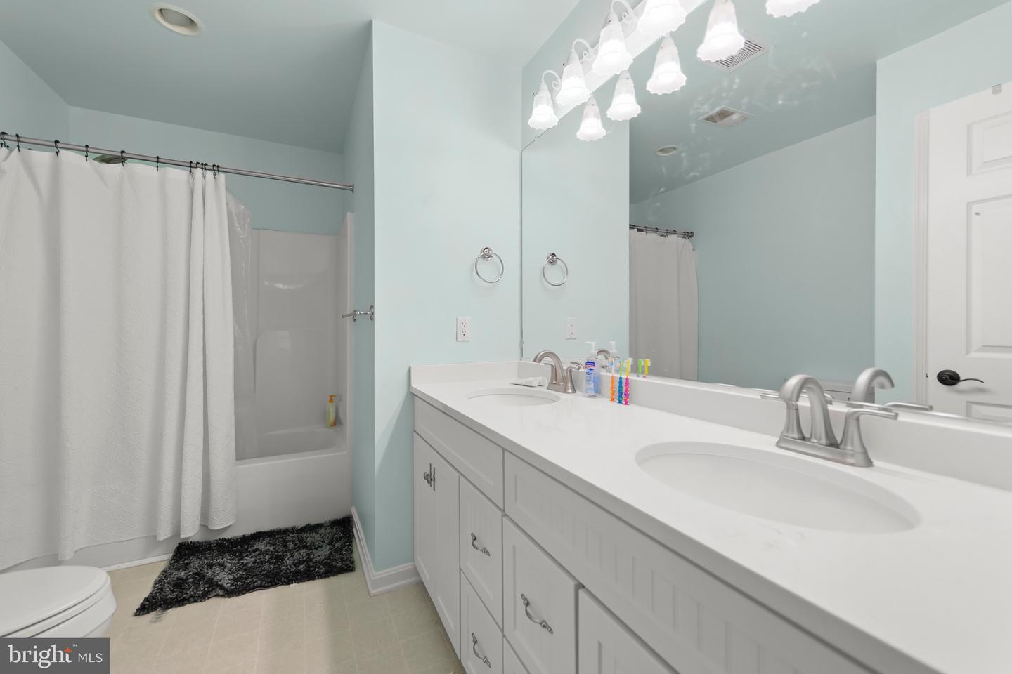 162 BUNCHBERRY RIDGE CT, STEPHENS CITY, Virginia 22655, 4 Bedrooms Bedrooms, ,3 BathroomsBathrooms,Residential,For sale,162 BUNCHBERRY RIDGE CT,VAFV2034670 MLS # VAFV2034670
