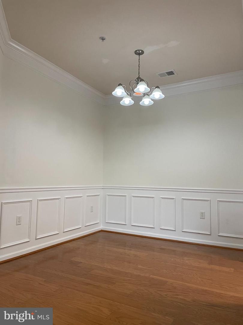 512 SUNSET VIEW TER SE #204, LEESBURG, Virginia 20175, 1 Bedroom Bedrooms, ,1 BathroomBathrooms,Residential,For sale,512 SUNSET VIEW TER SE #204,VALO2098822 MLS # VALO2098822