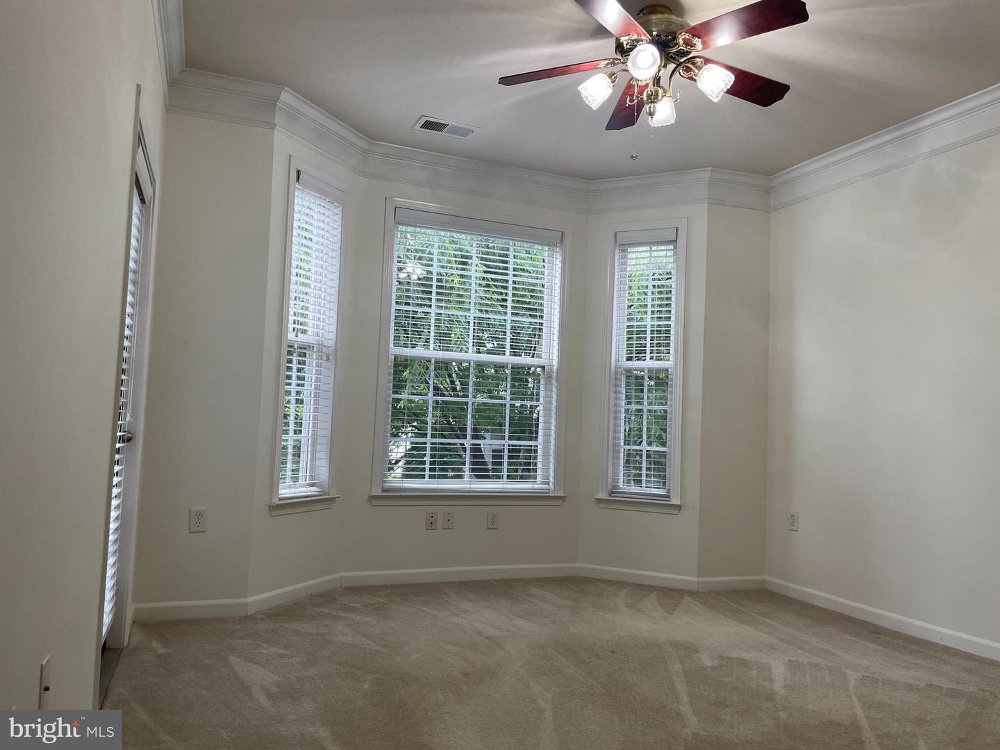 512 SUNSET VIEW TER SE #204, LEESBURG, Virginia 20175, 1 Bedroom Bedrooms, ,1 BathroomBathrooms,Residential,For sale,512 SUNSET VIEW TER SE #204,VALO2098822 MLS # VALO2098822