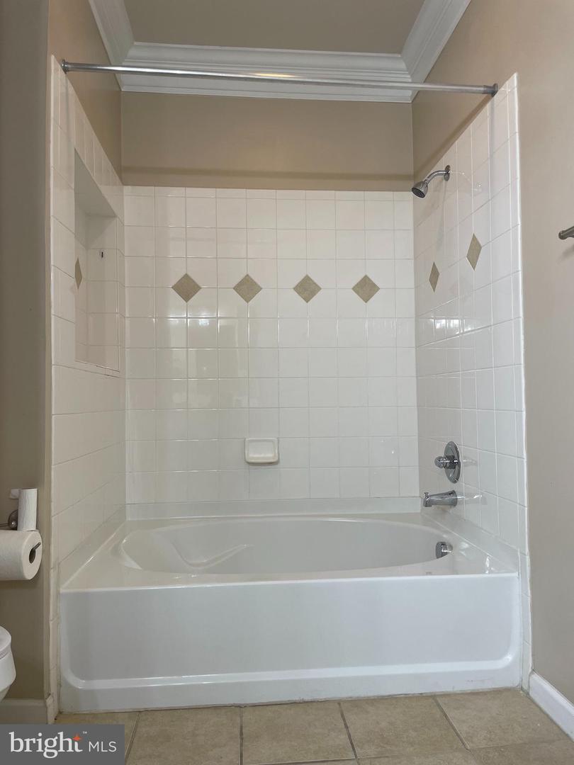 512 SUNSET VIEW TER SE #204, LEESBURG, Virginia 20175, 1 Bedroom Bedrooms, ,1 BathroomBathrooms,Residential,For sale,512 SUNSET VIEW TER SE #204,VALO2098822 MLS # VALO2098822