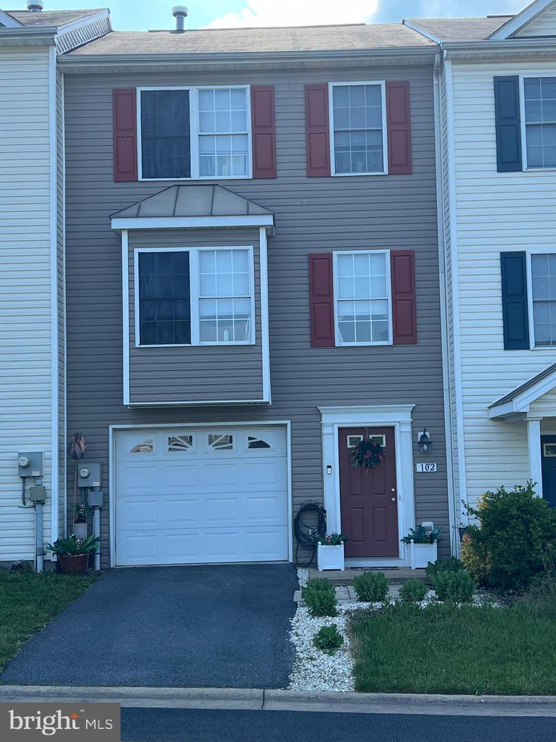 102 ZEPHYR LN, WINCHESTER, Virginia 22602, 3 Bedrooms Bedrooms, 6 Rooms Rooms,1 BathroomBathrooms,Residential,For sale,102 ZEPHYR LN,VAFV2034668 MLS # VAFV2034668
