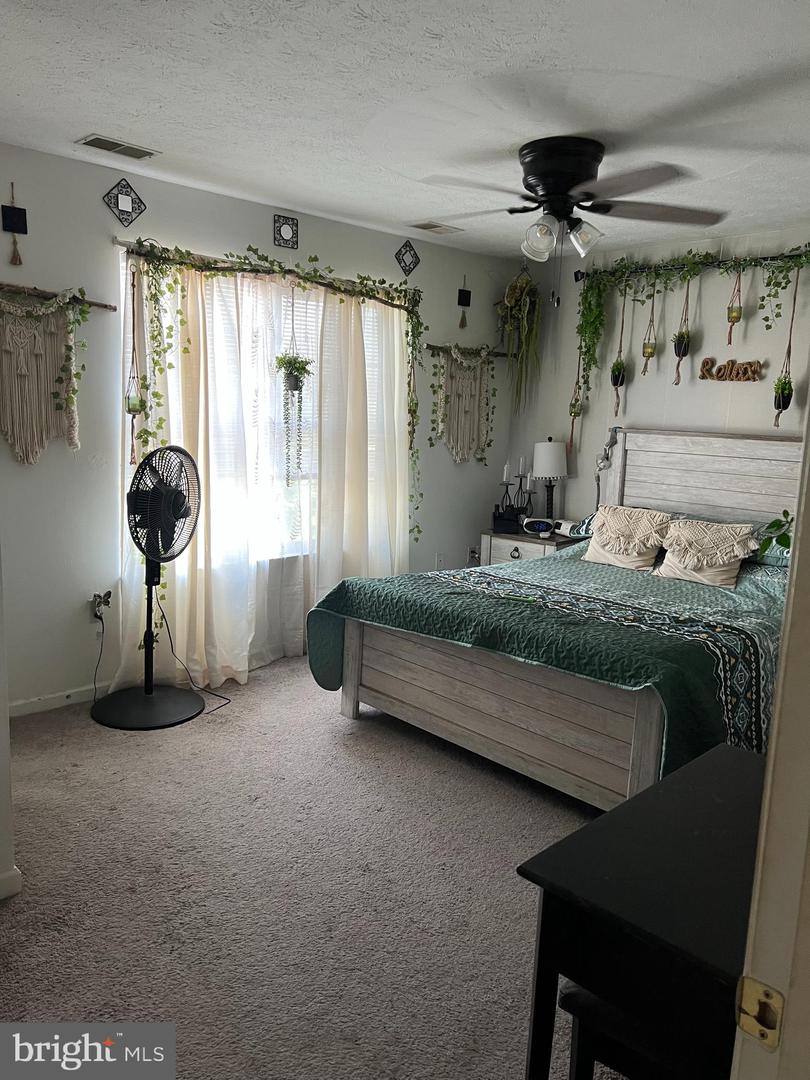 102 ZEPHYR LN, WINCHESTER, Virginia 22602, 3 Bedrooms Bedrooms, 6 Rooms Rooms,1 BathroomBathrooms,Residential,For sale,102 ZEPHYR LN,VAFV2034668 MLS # VAFV2034668