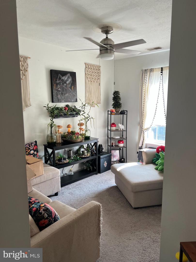 102 ZEPHYR LN, WINCHESTER, Virginia 22602, 3 Bedrooms Bedrooms, 6 Rooms Rooms,1 BathroomBathrooms,Residential,For sale,102 ZEPHYR LN,VAFV2034668 MLS # VAFV2034668