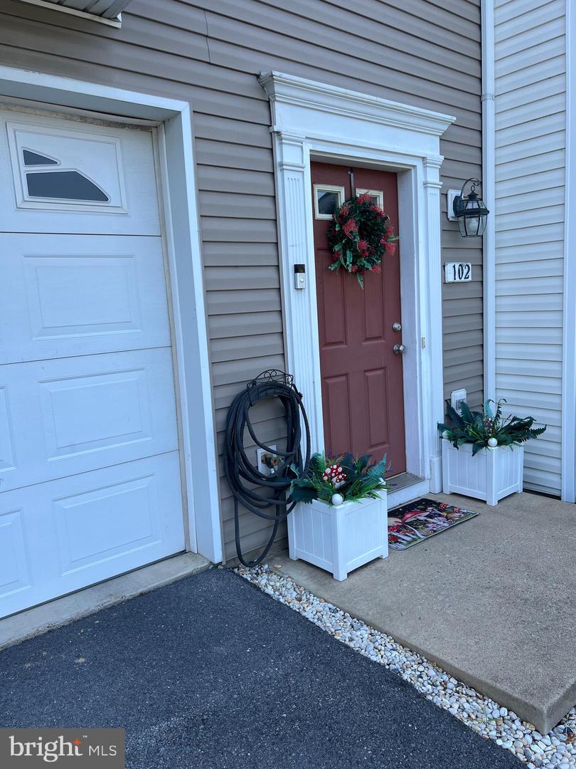102 ZEPHYR LN, WINCHESTER, Virginia 22602, 3 Bedrooms Bedrooms, 6 Rooms Rooms,1 BathroomBathrooms,Residential,For sale,102 ZEPHYR LN,VAFV2034668 MLS # VAFV2034668